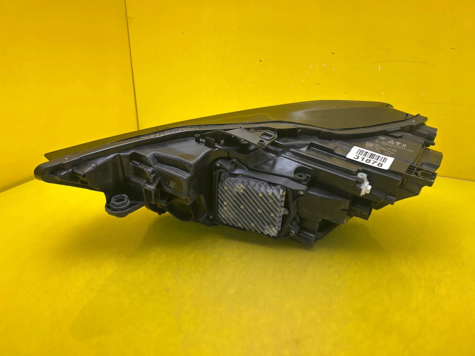 light right Audi A6 C8 4K Full Led 4K0941040