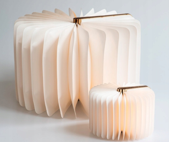 LAMPKA BOOK LED LIGHT ŚWIECĄCA KSIĄŻKA 3D PREZENT Długość/wysokość 12.5 cm