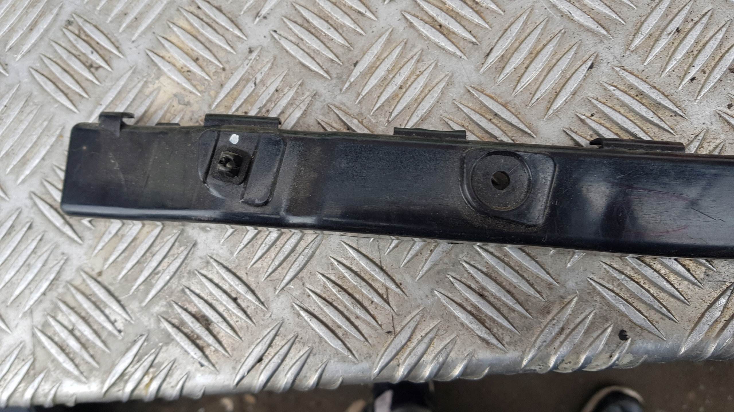 KIA CEED CEED bumper bracket right rear part KOMBI 86614-1H100