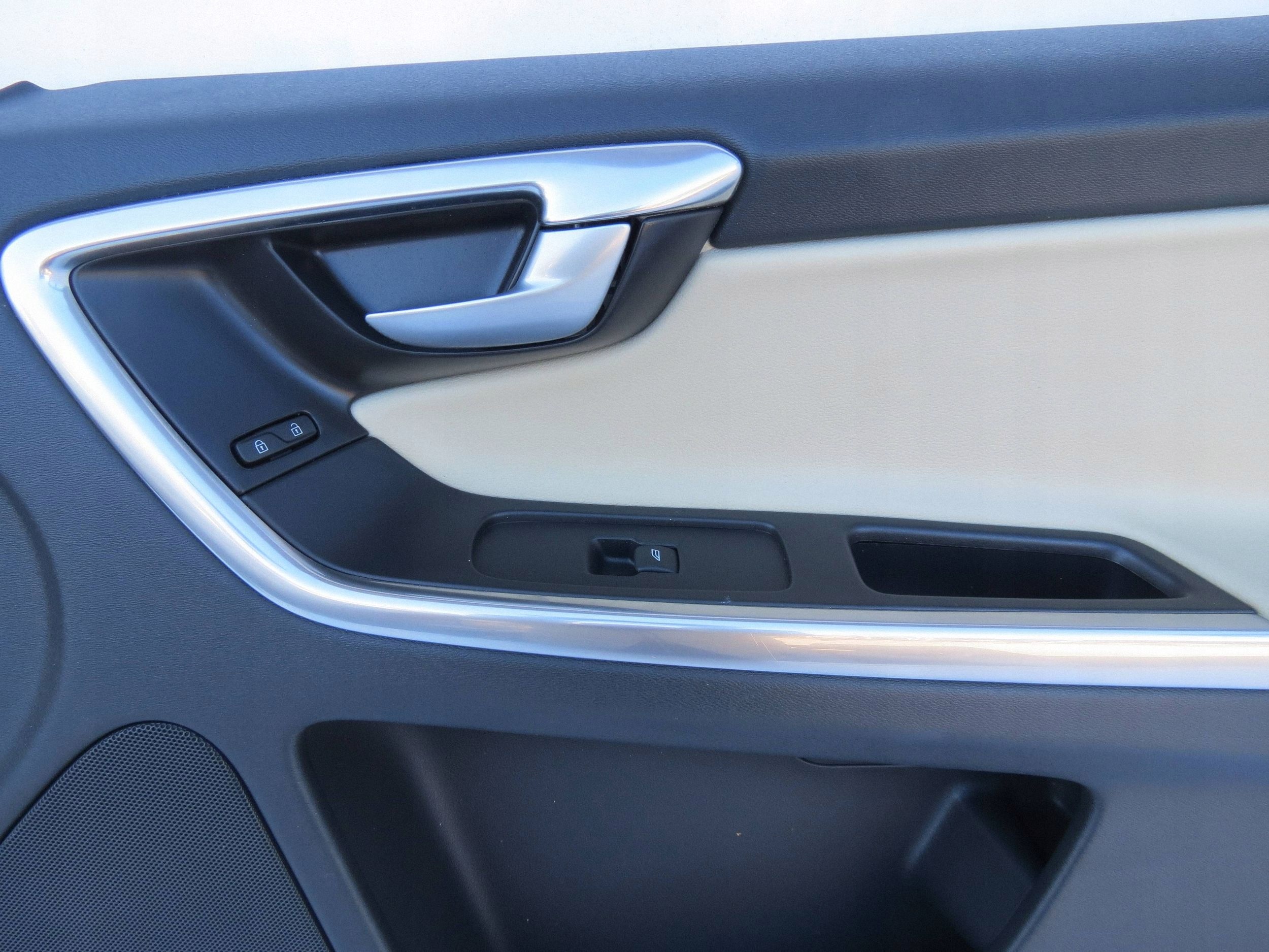 side upholstery door right front VOLVO XC60 30766388