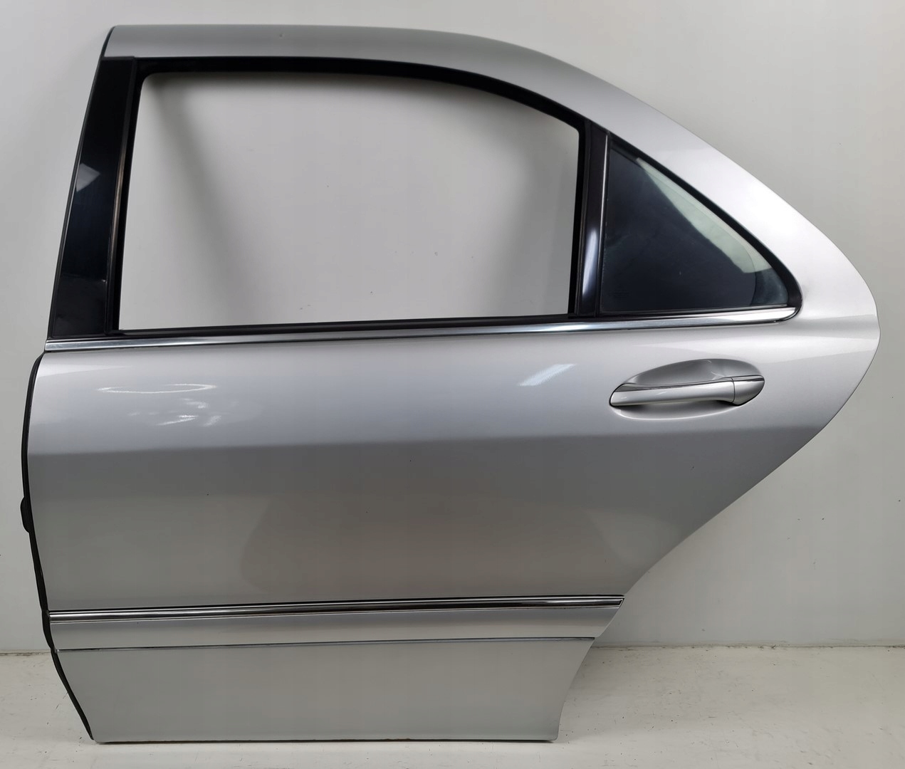 DRZWI LEWY TYŁ 744 MERCEDES W220 LONG