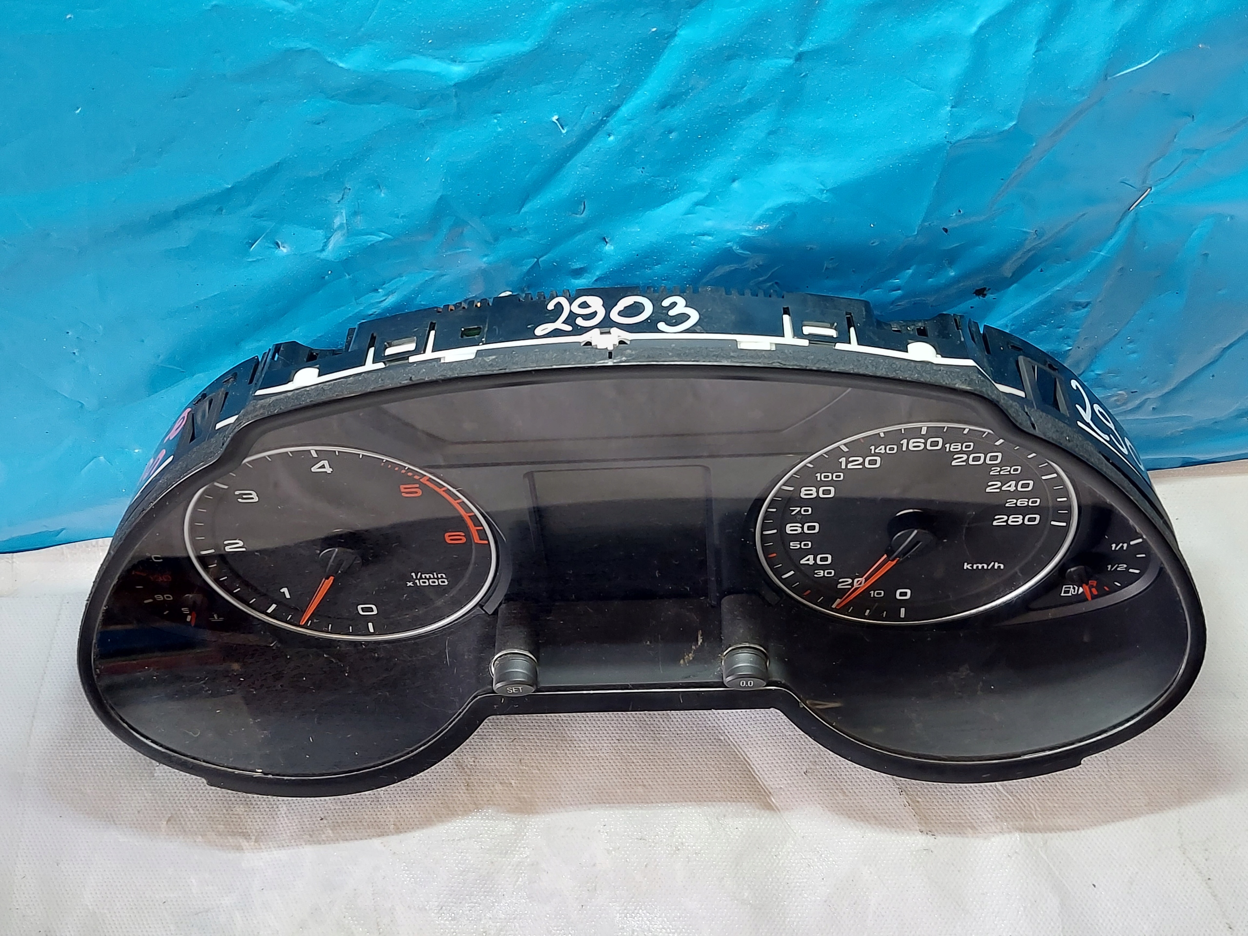 dials clock AUDI Q5 8R 2.0 TDI 8R0920931B