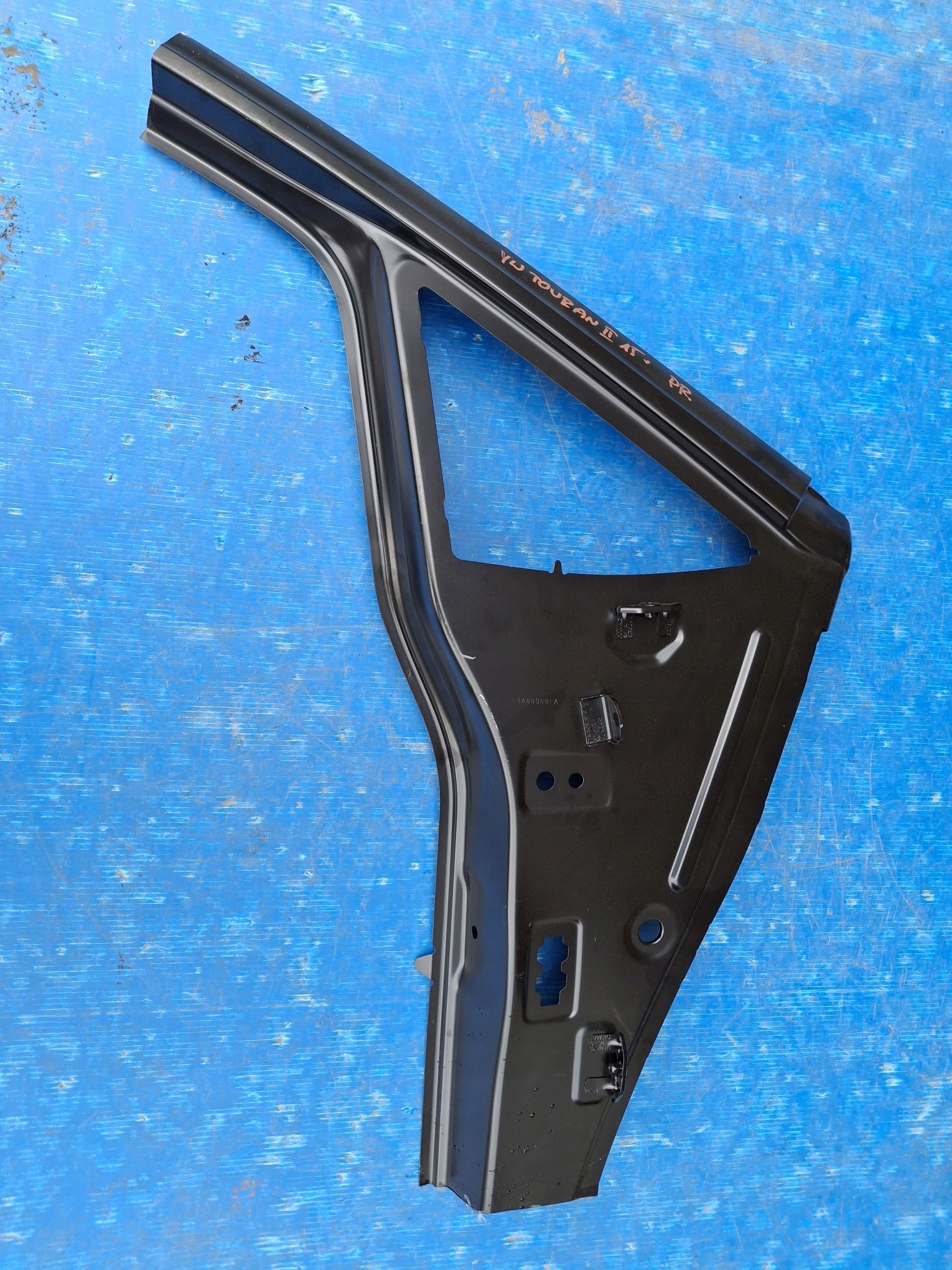 pillar side front right VW TOURAN II 5TA 2015R->