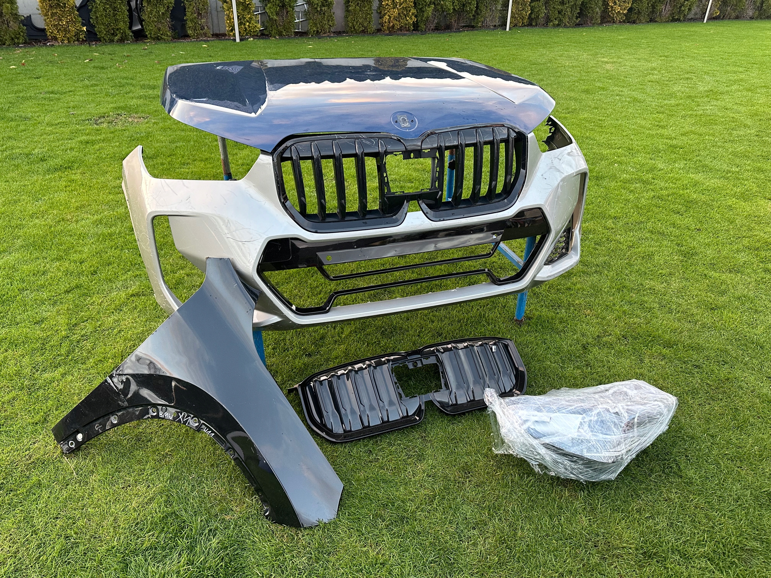 BMW iX1 U11 Kühlergrill FRONTGRILL Kühlergitter - Thumbnail 1