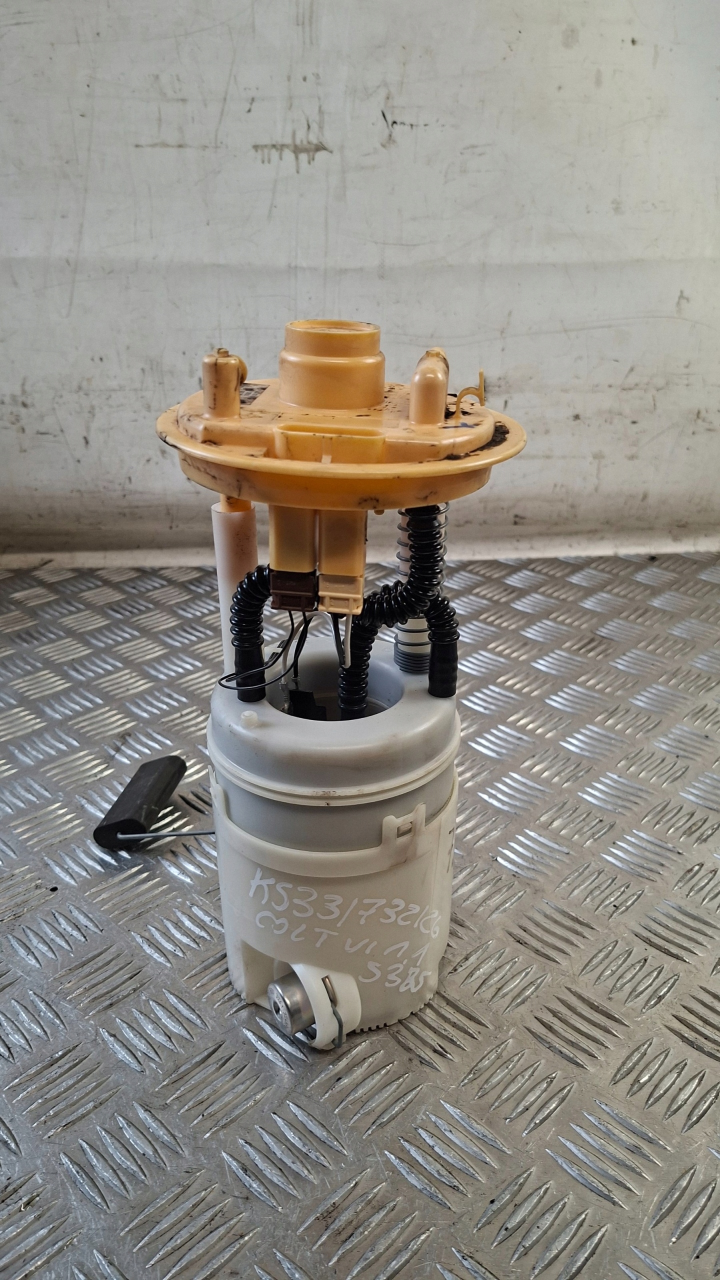 feed pump MITSUBISHI COLT VI 1.1