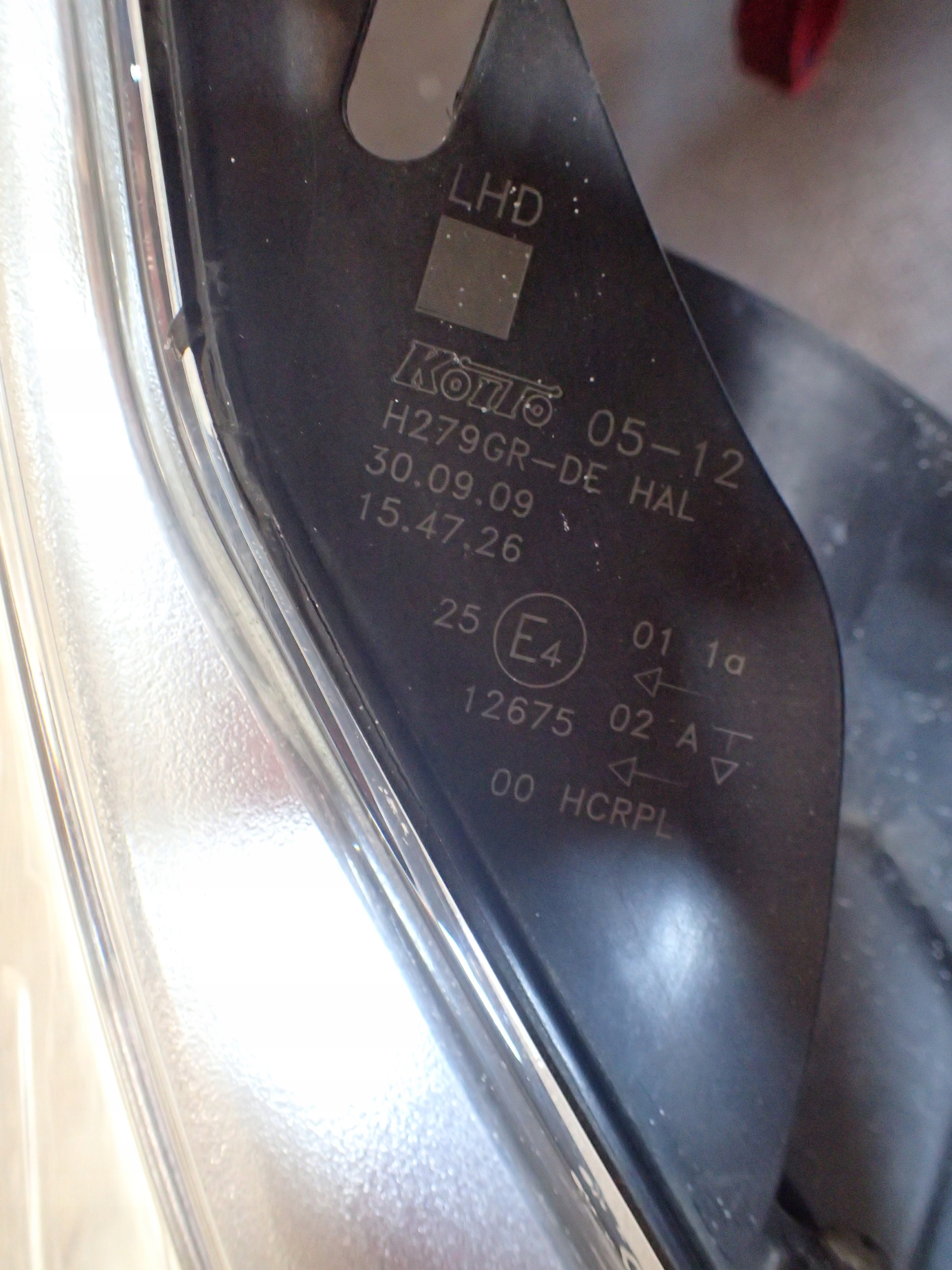 LIGHT FRONT RIGHT TOYOTA AVENSIS T27 LENS