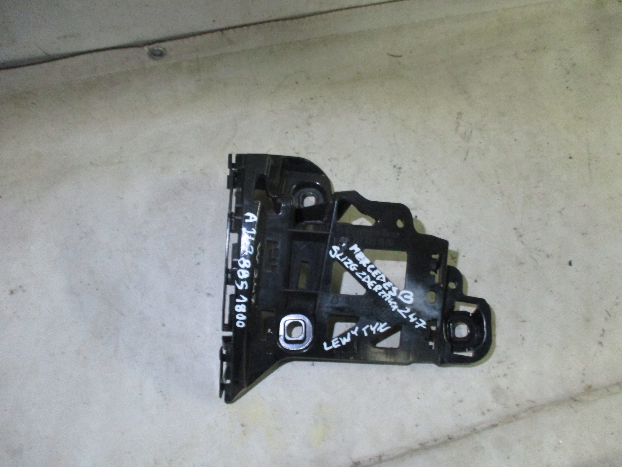 bumper bracket left rear part Mercedes B 247 A 2478851800