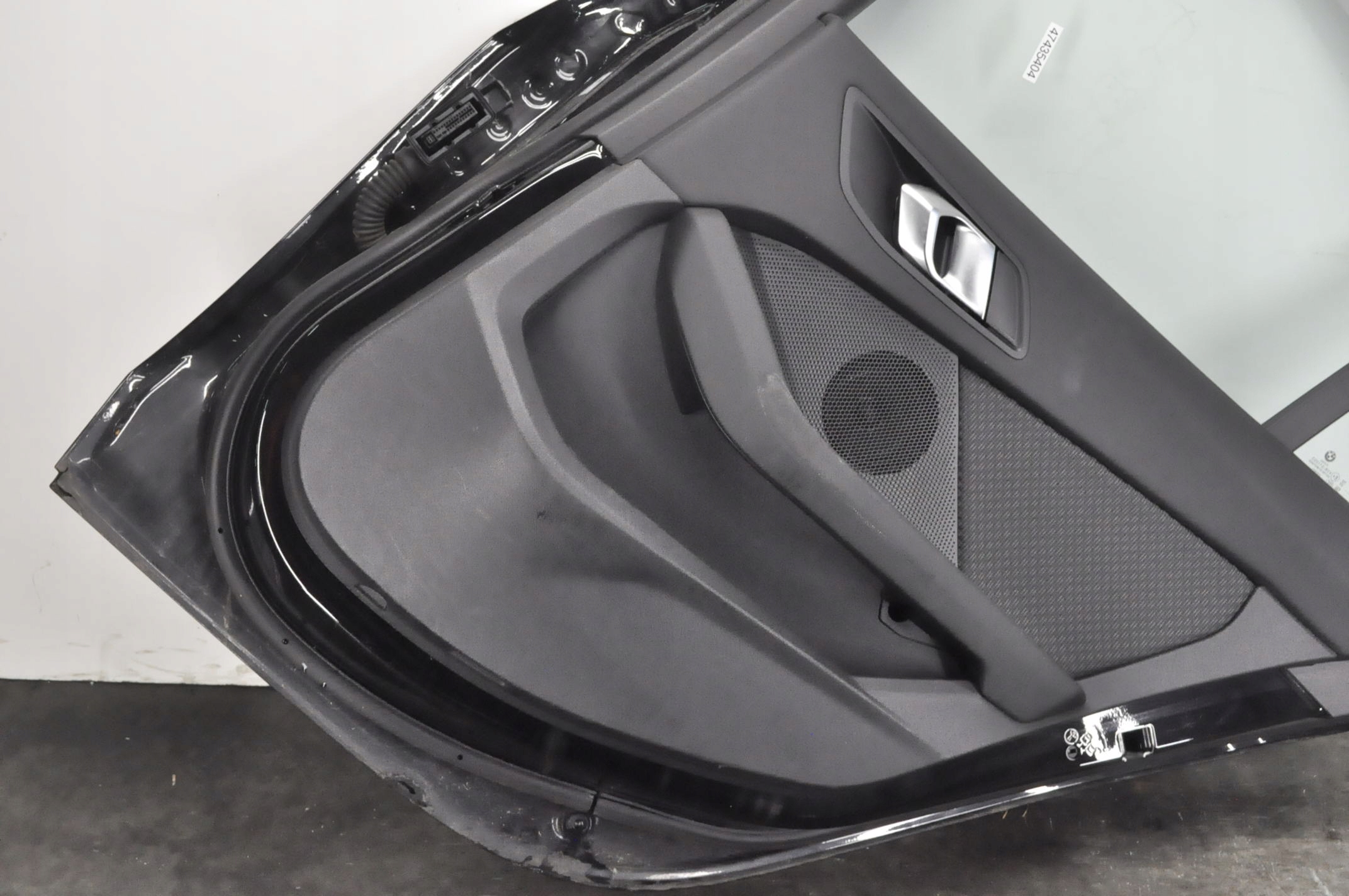 BMW 1 F40 DRZWI PRAWY TYŁ TYLNE 475 Producent części BMW