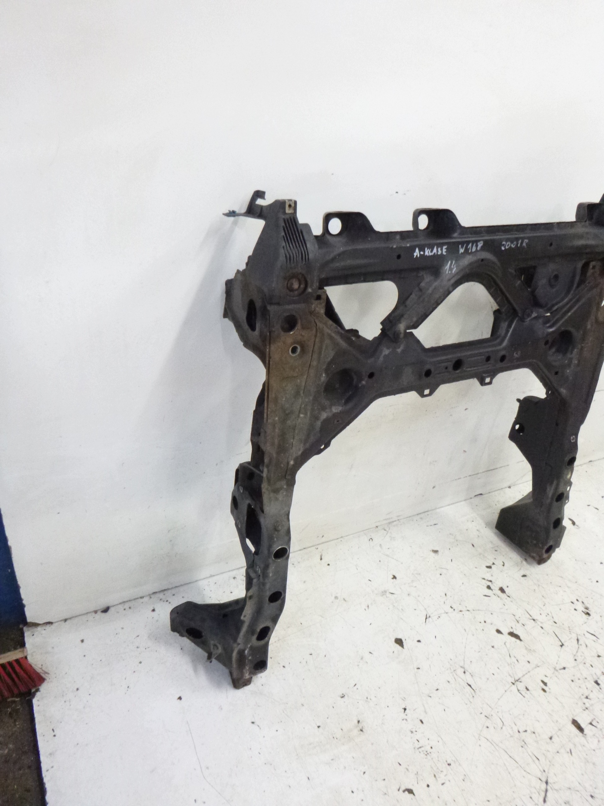 axle beam Lawa Rama below engine front Mercedes class A W168 1.4 B 1997 – 2004
