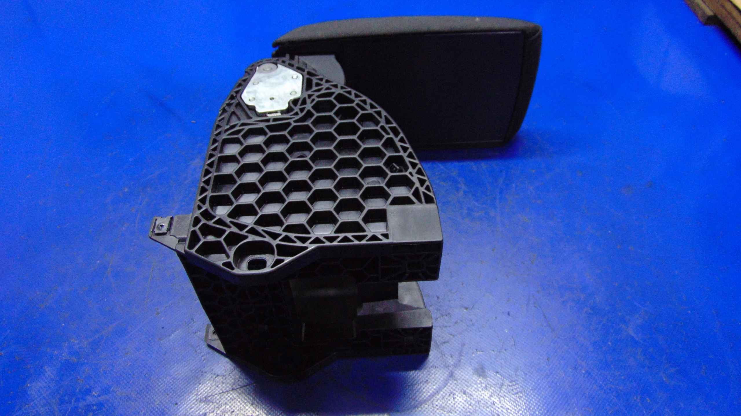 bracciolo SKODA OCTAVIA KOMBI II LIFT 04-13 ROK