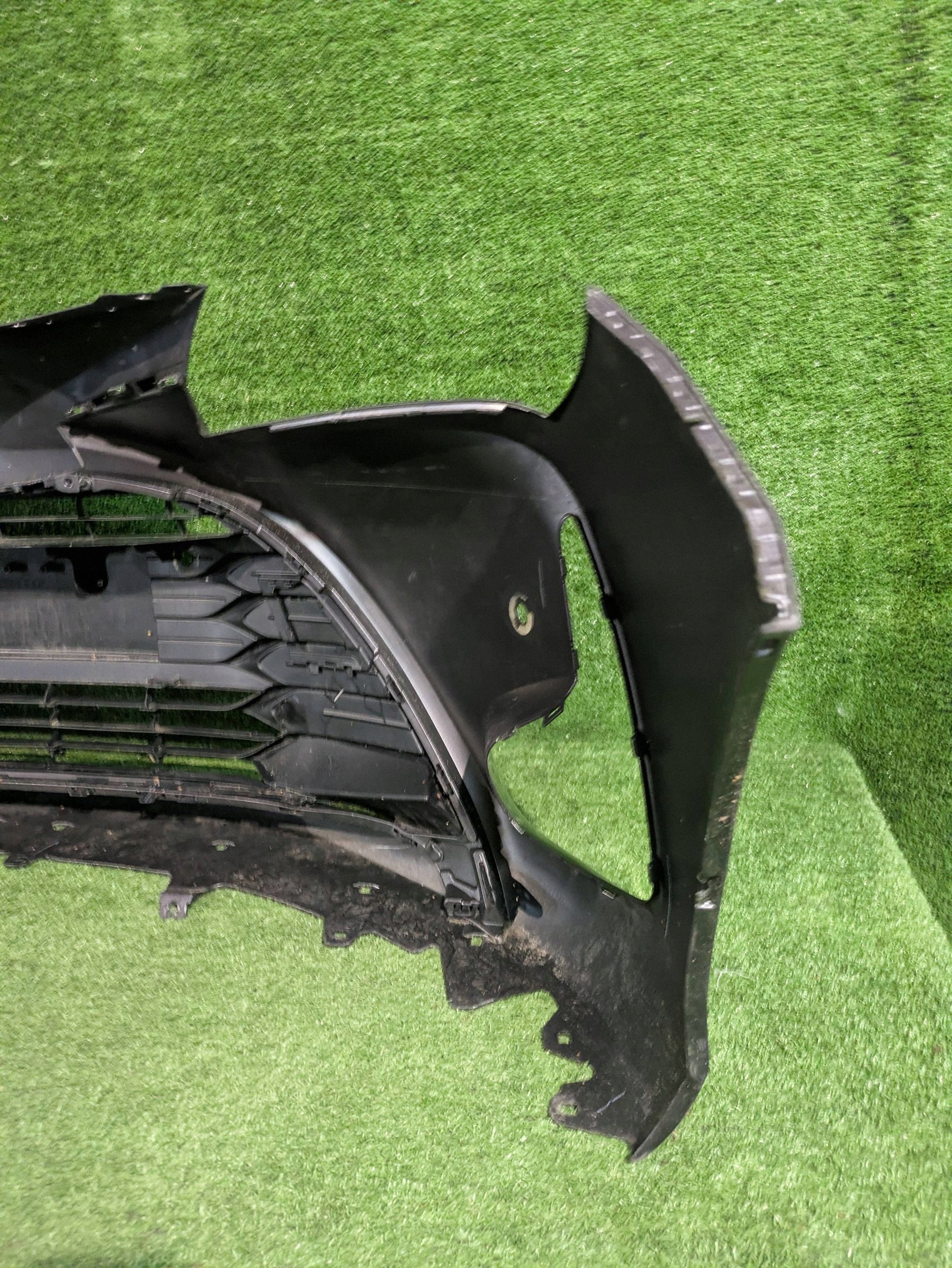 front bumper front TOYOTA YARIS III LIFT 17- NR.Z9072