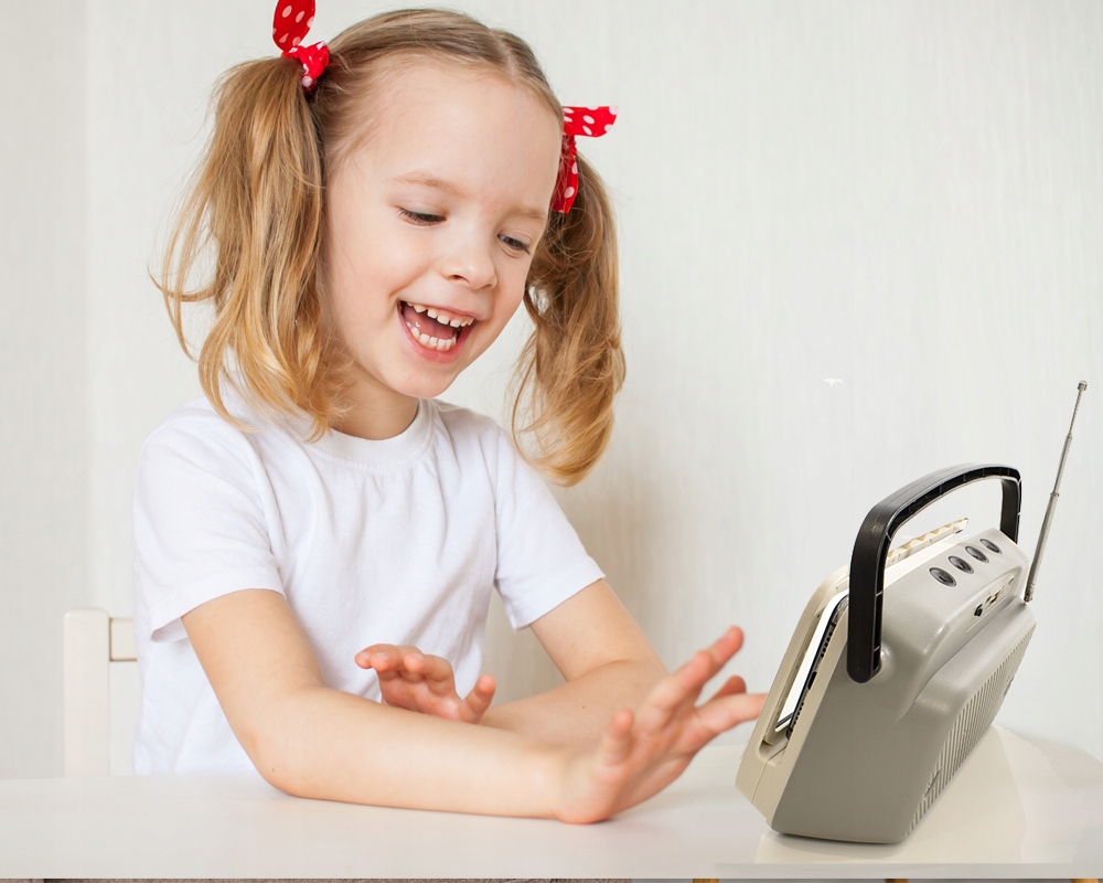 Idealny pomysł na prezent dla Dziecka Nastolatki Głośnik z Radiem Uchwytem Kolor wielokolorowy