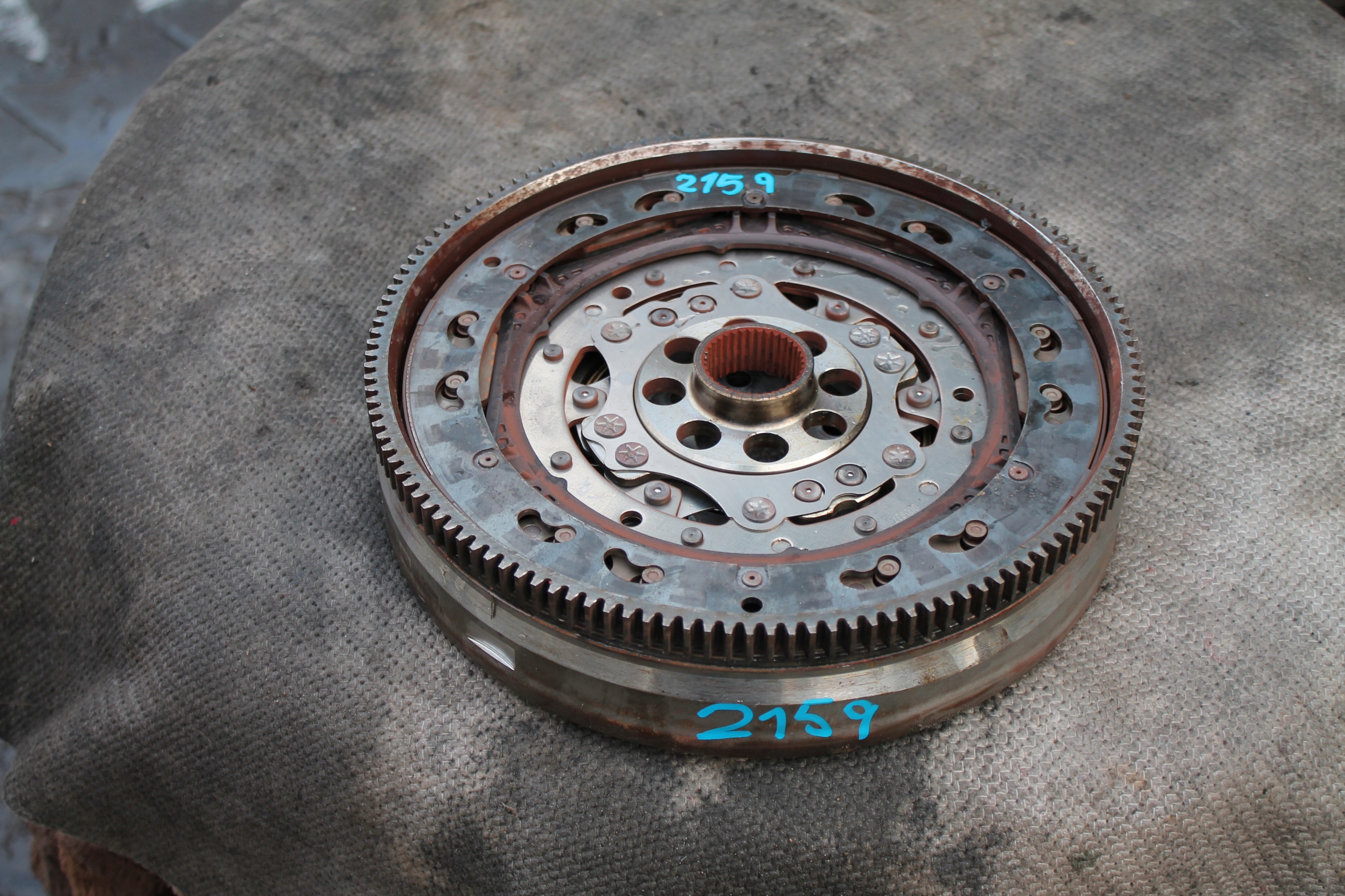 2159. wheel flywheel VW T6 03N105266H