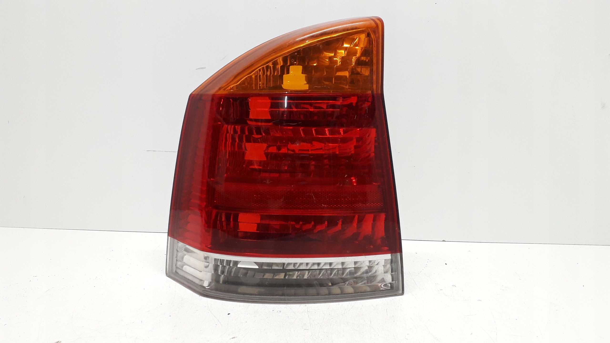OPEL VECTRA C 4D 5D 02- LAMPA LEWA TYLNA