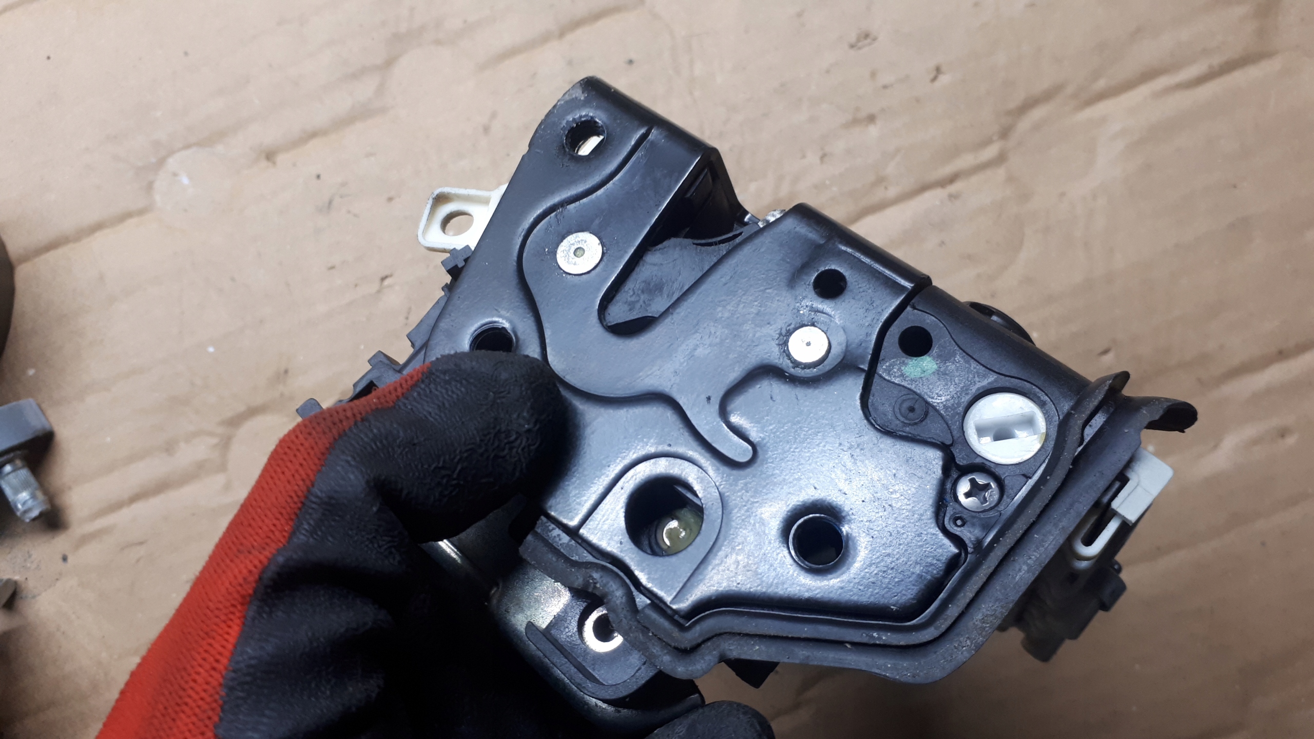 S4 B8 LIFT A4 lock door right rear part 5 PIN A5 Q5
