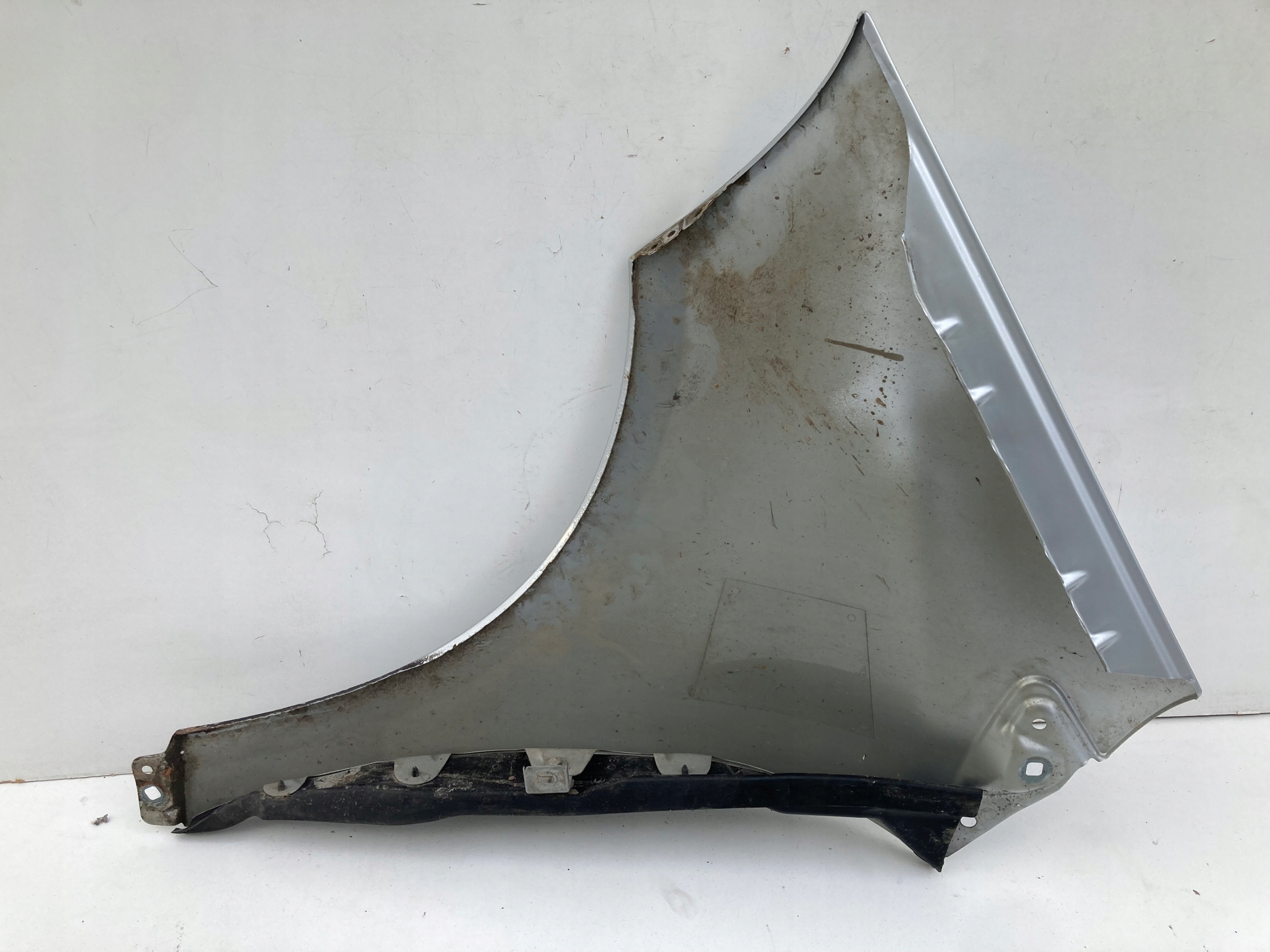 fender right front Mercedes A W169 761 04-08r.