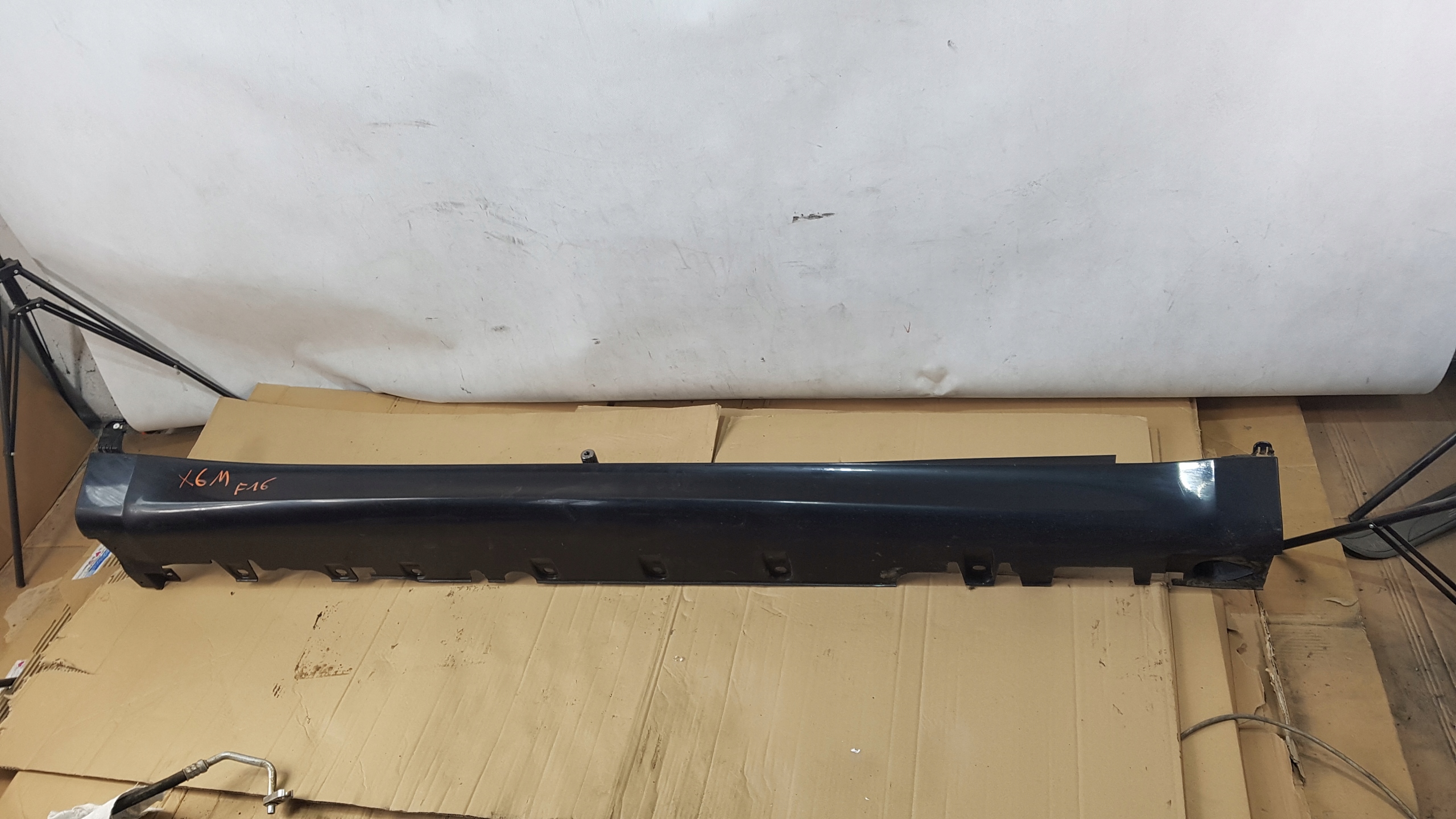 PRÓG LISTWA PROGOWA PRAWA M- PAKIET F86 X6 F16 M