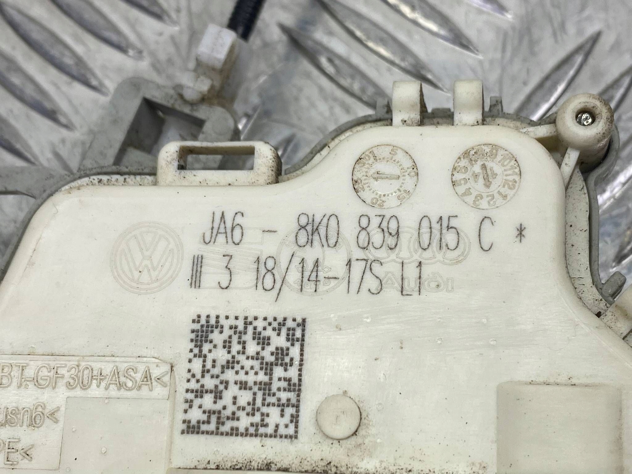 замок задний зад Сторона левый Audi Q5 SQ5 8R 8K0839015C