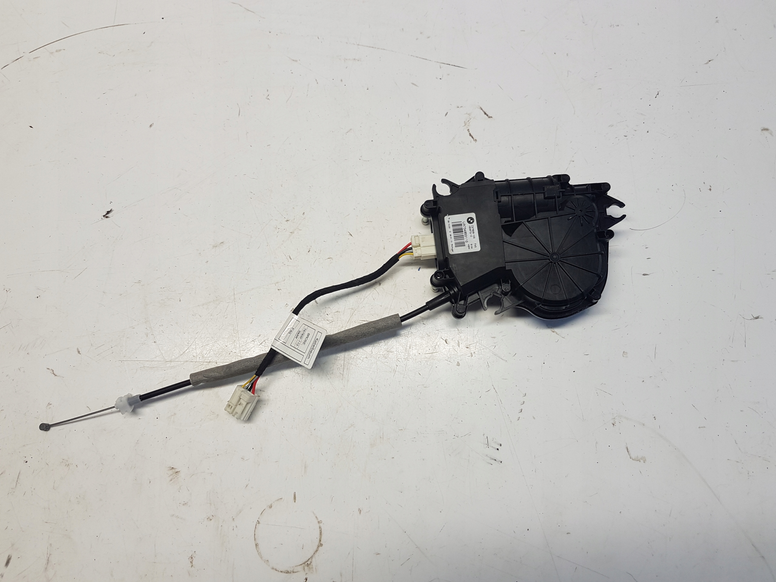 BMW 2 F46 Dociag bonnet boot 73485311
