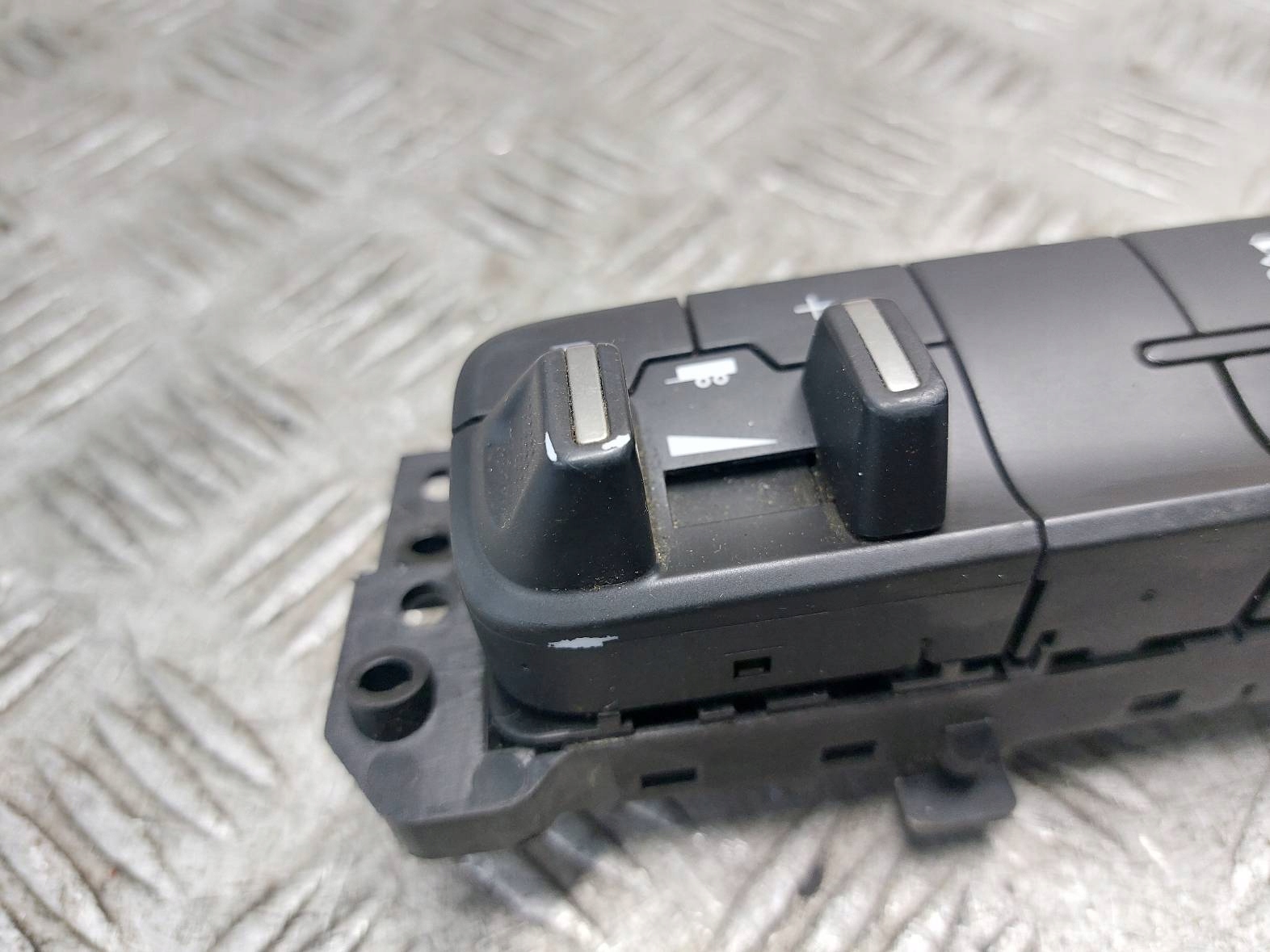 PANEL controls HAKA RAM 1500 and LIFT 2013- 68105206AC 68247620AA