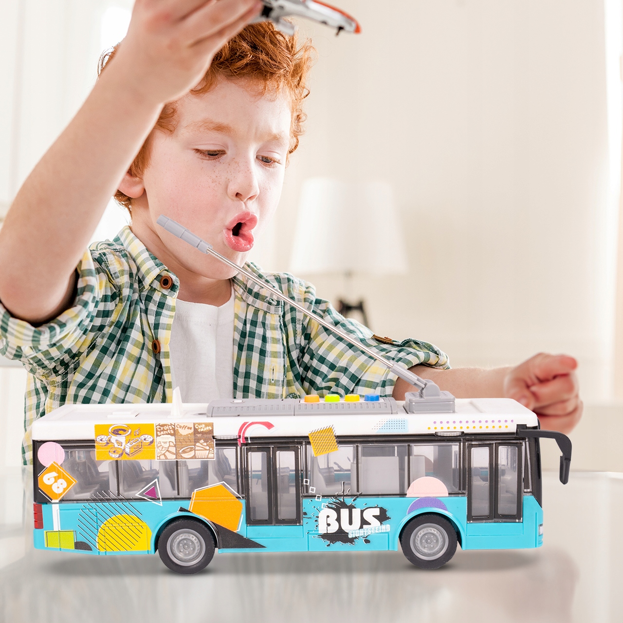 AUTOBUS MIEJSKI CITY TROLEJBUS OTWIERANE DRZWI ŚWIATŁA DŹWIĘKI NAPĘD 1:16 Rodzaj pojazdu autobus