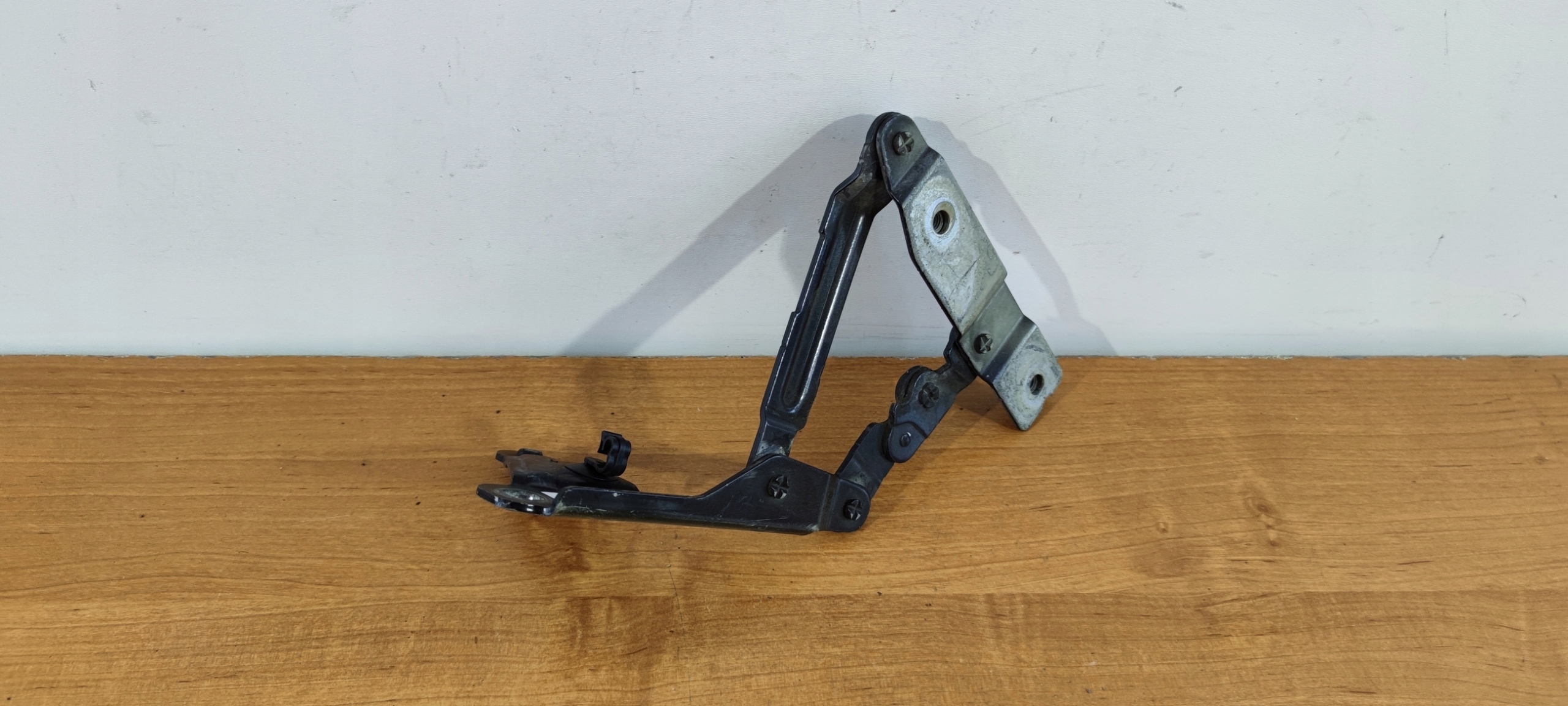 SEAT ALTEA TOLEDO 5P right hinge bonnets 5P08233028