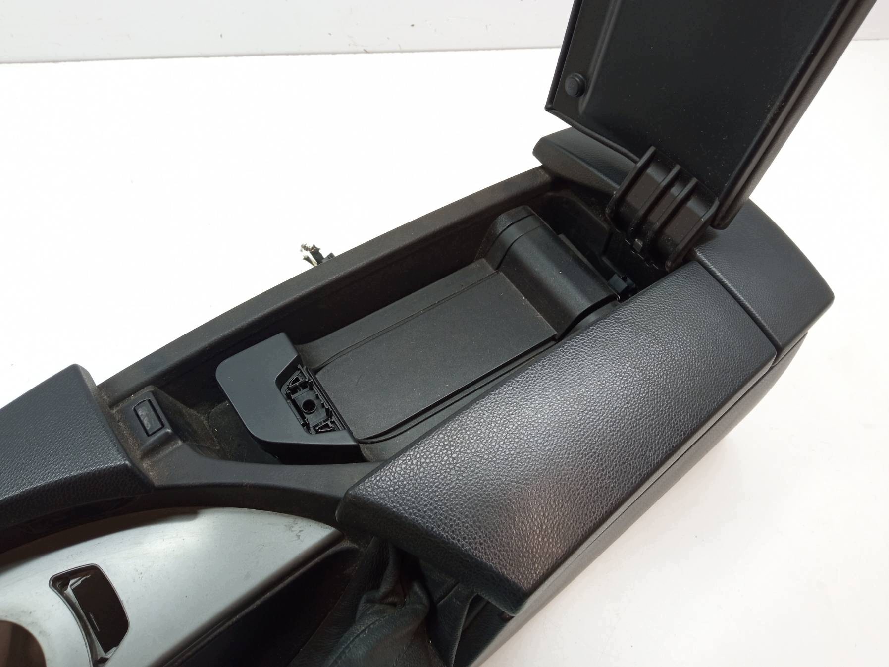 TUNEL central armrest Bmw Seria 5 V (2003-2010) E60/61