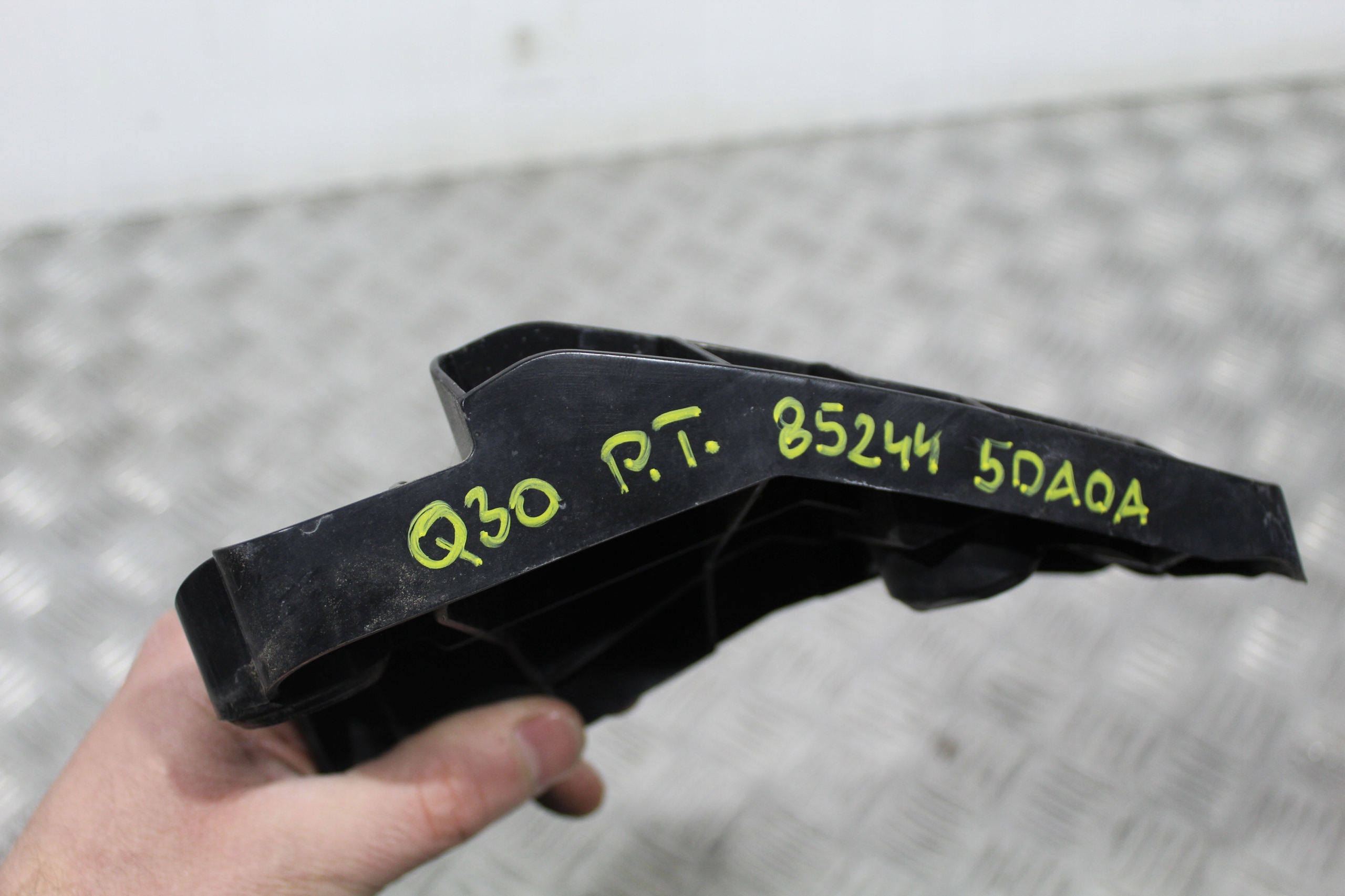 support right rear part INFINITI Q30 852445DA0A