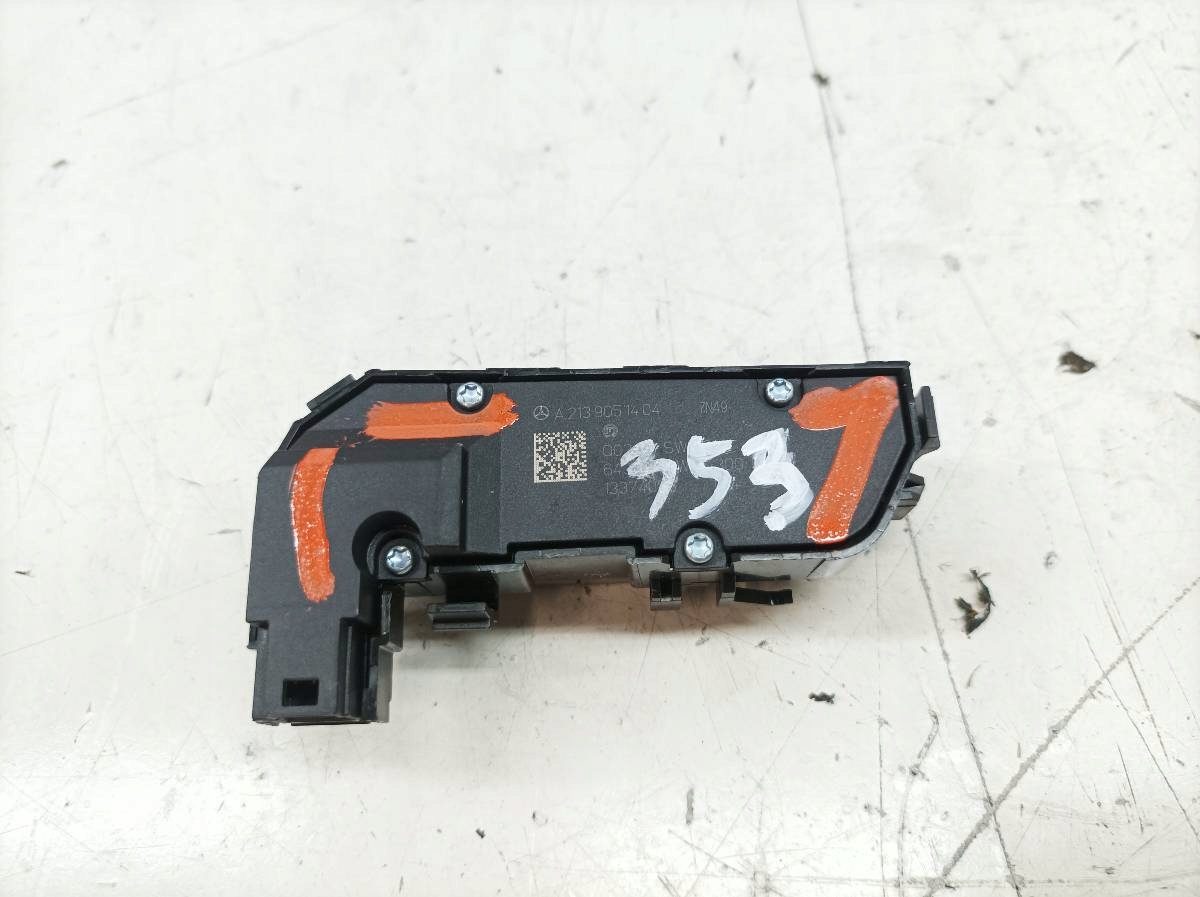 switch OGRZEWANIA seat 2139051404 Mercedes E-klasa V (2016-2023)