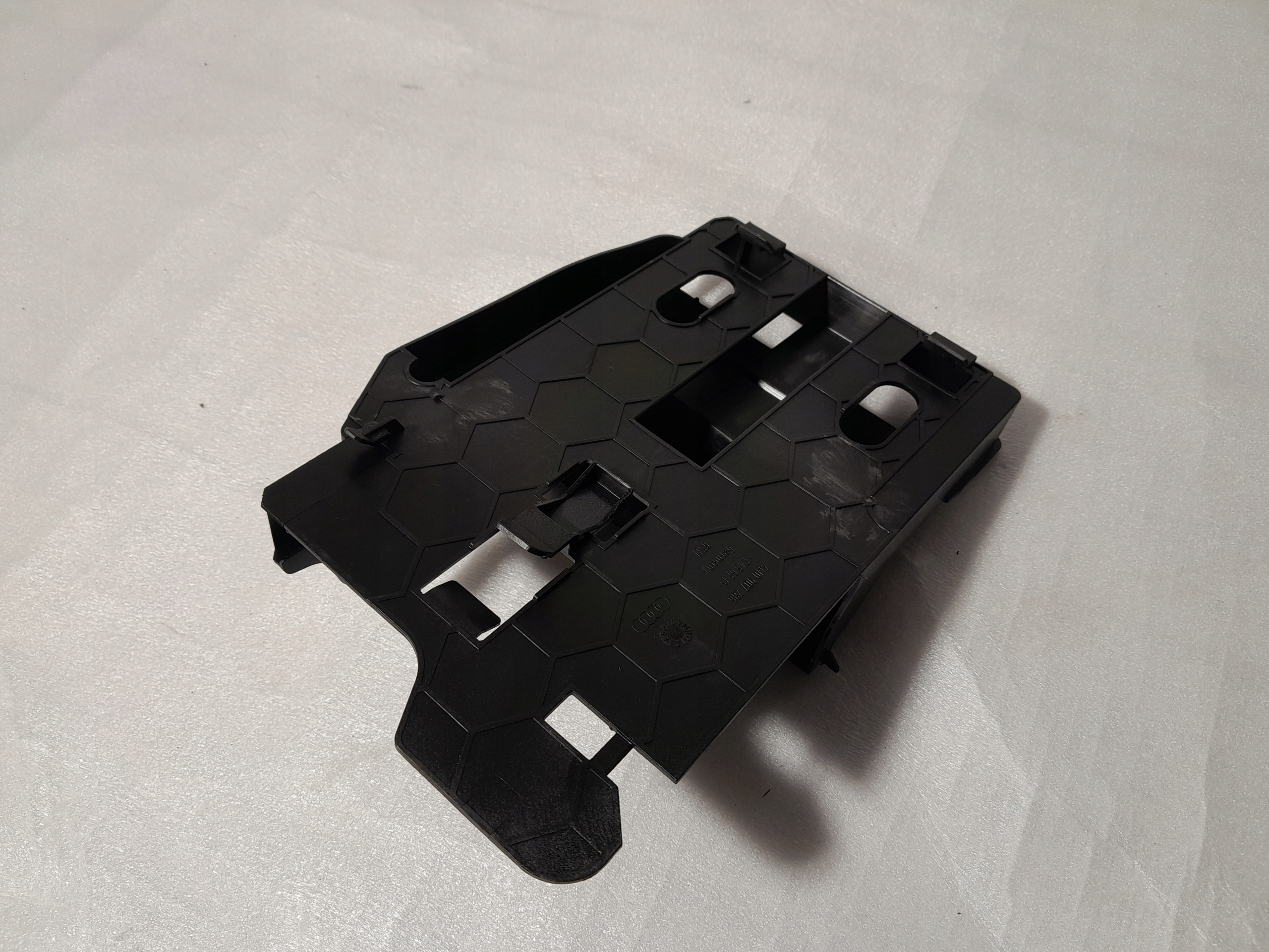 AUDI Q8 4M bracket holder STEROWNIKA 4M0907286