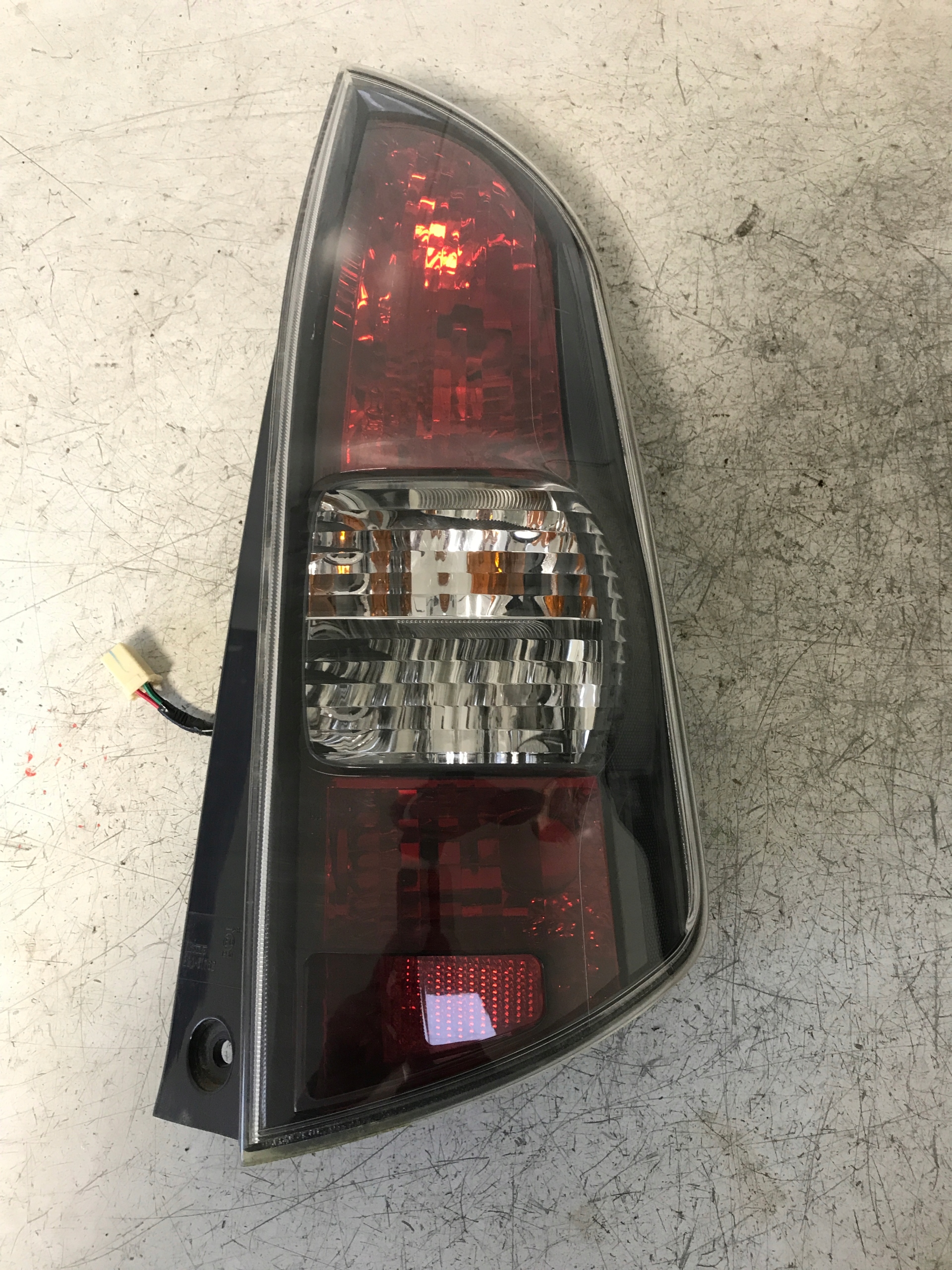 light right rear part DAIHATSU SIRION II 220-51762