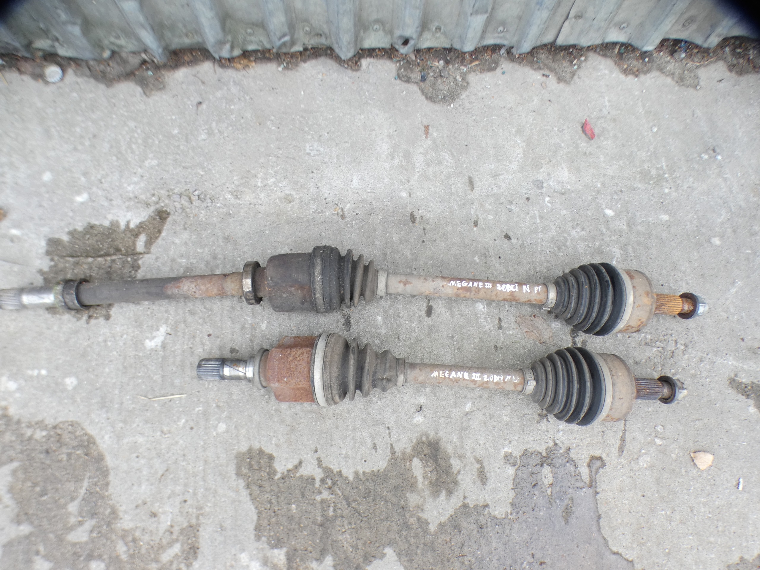 RENAULT MEGANE III semi-axis left right 2.0 DCI