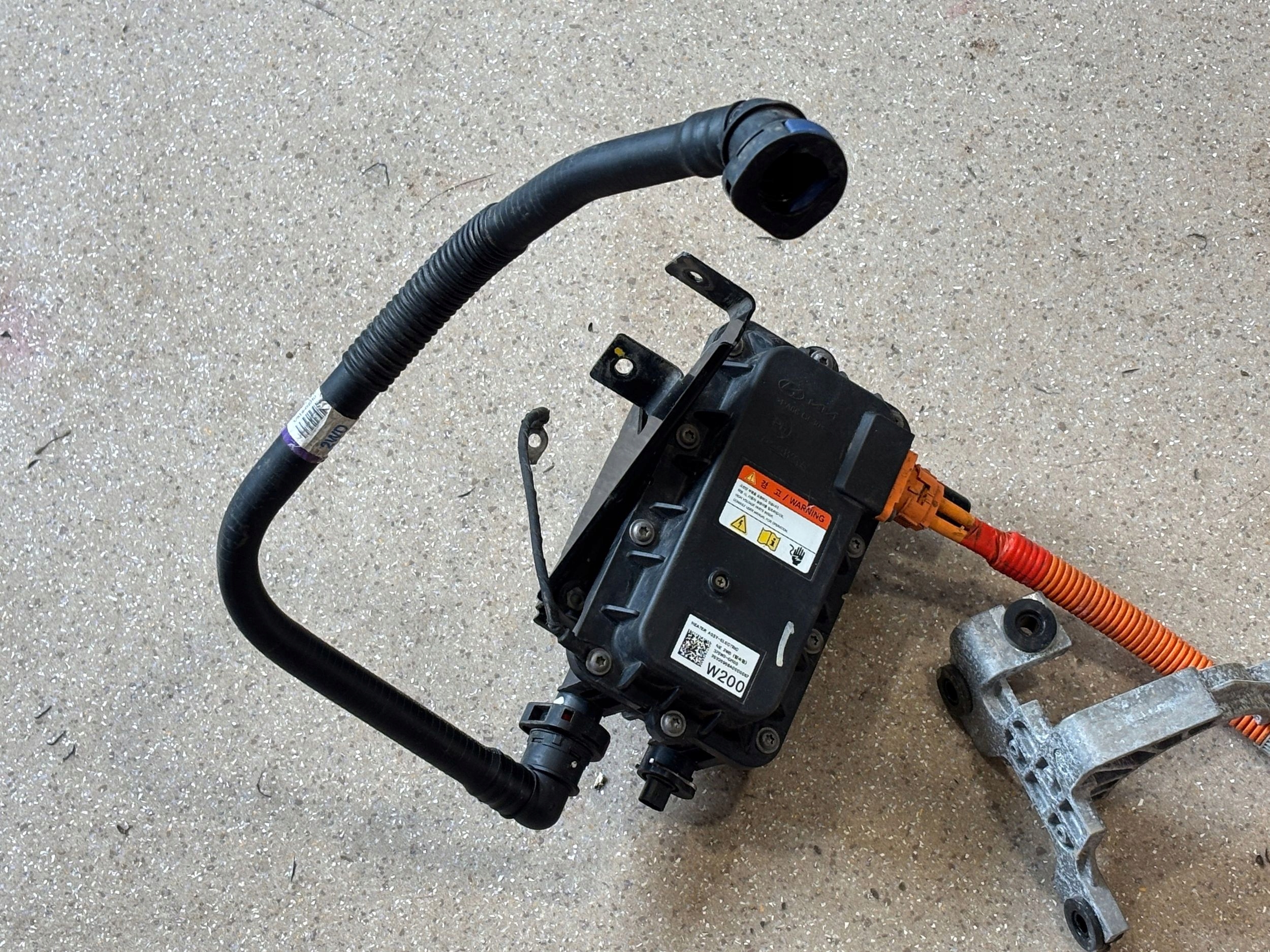 вентилятор Hyundai IONIQ 5 375W2GI100