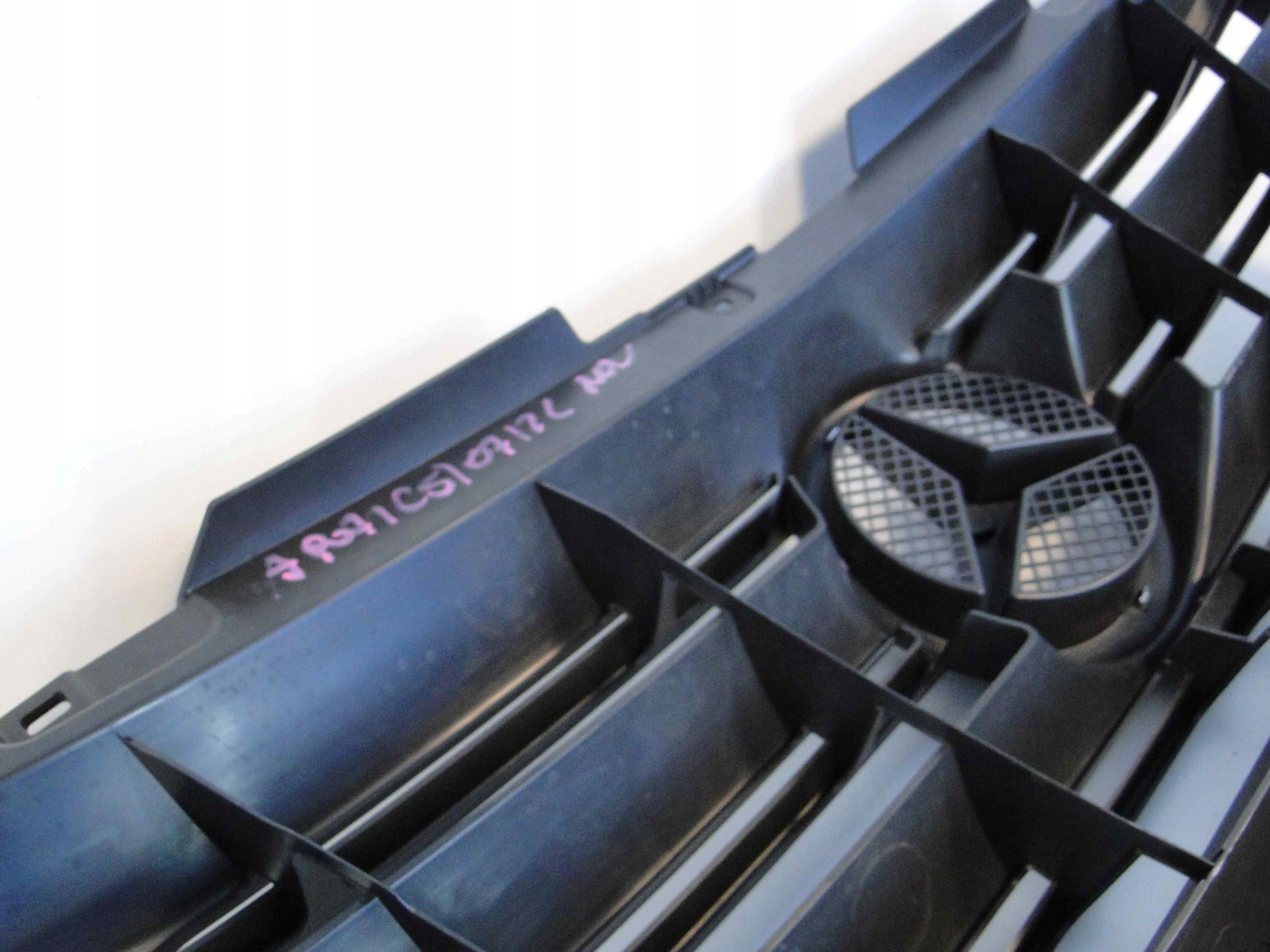 MERCEDES SPRINTER W907 907 GRILL ATRAPA BEZ CHROMU Strona zabudowy przód