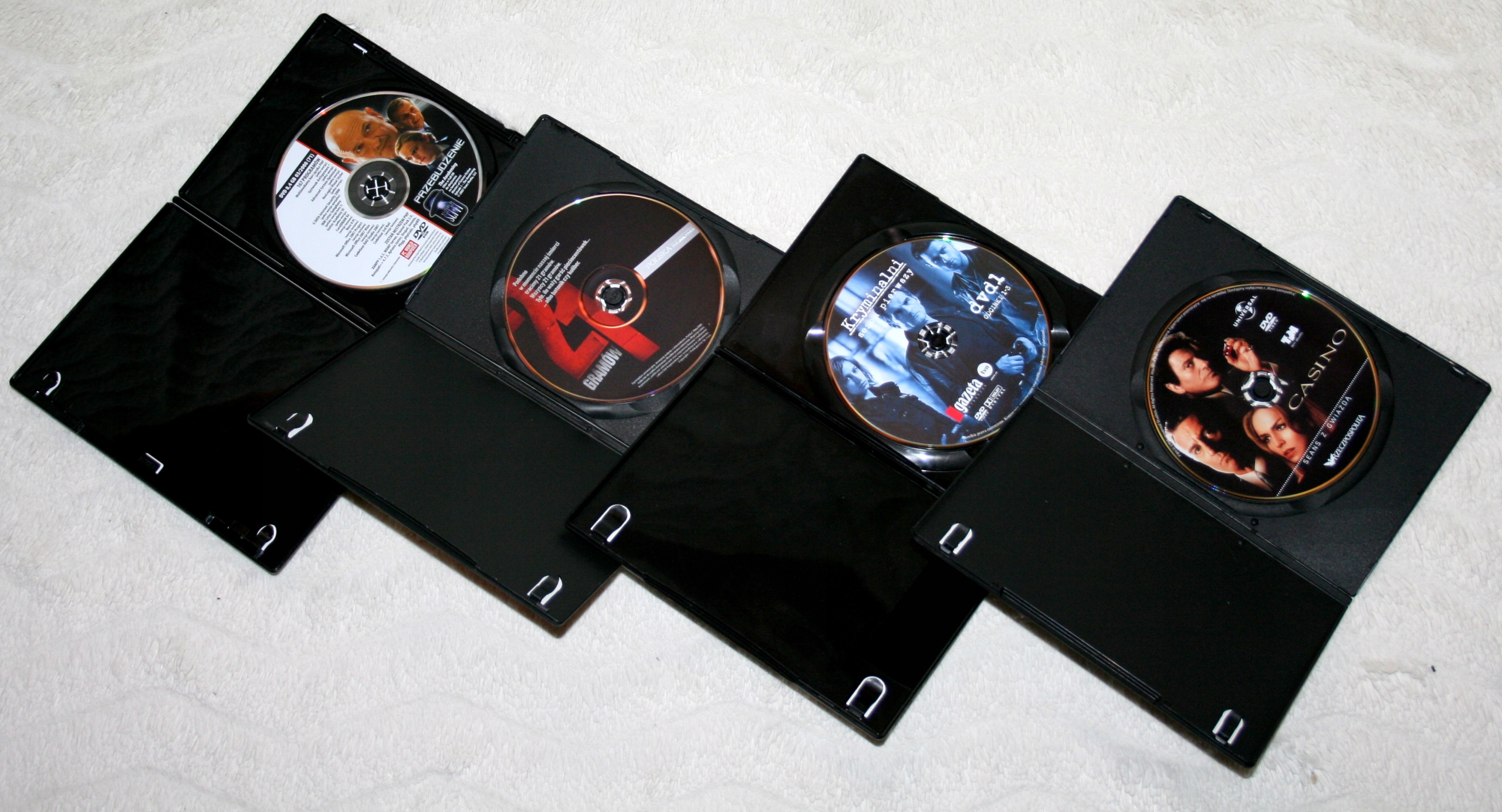 HIT ZESTAW KRYMINAŁ SCIENCE FICTION 4 PŁYTY DVD EAN (GTIN) 5901943310711