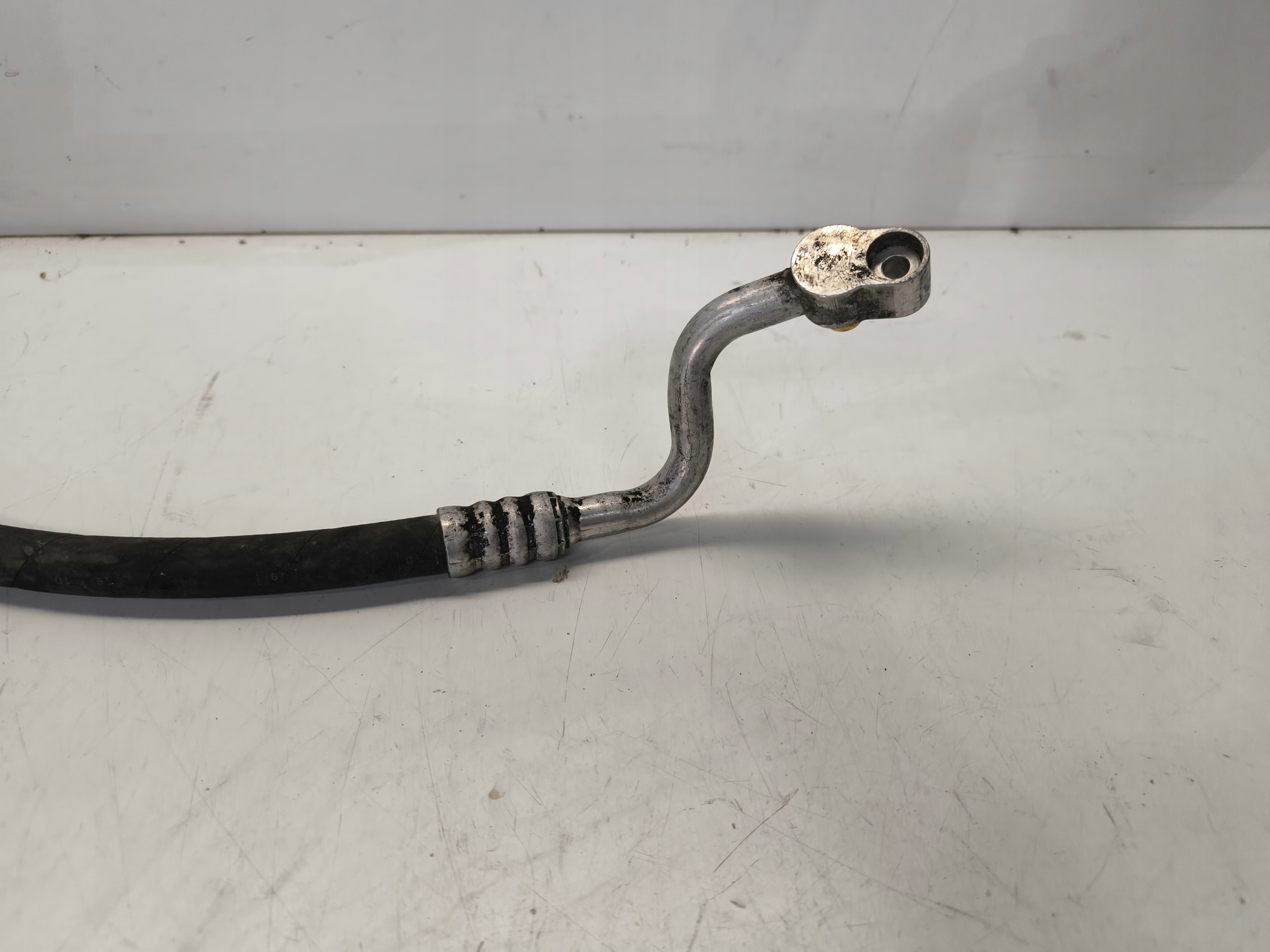 vedení hadice klimatizaci AUDI A4 B6 B7 8E0260701BN originál !!!