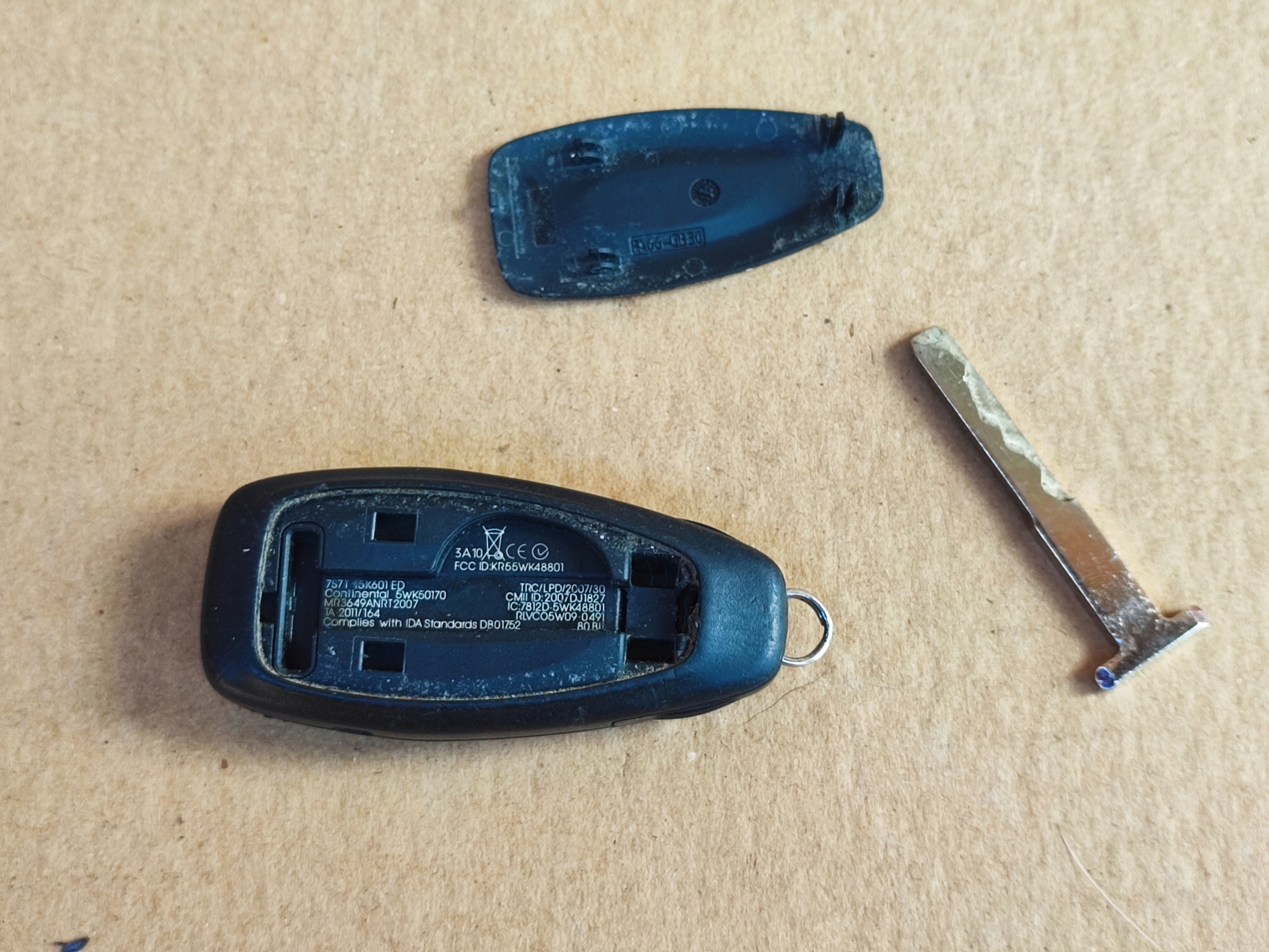 Ford Kuga MK2 2.0 TDCI kluczyk keyless pilot Waga produktu z opakowaniem jednostkowym 1 kg