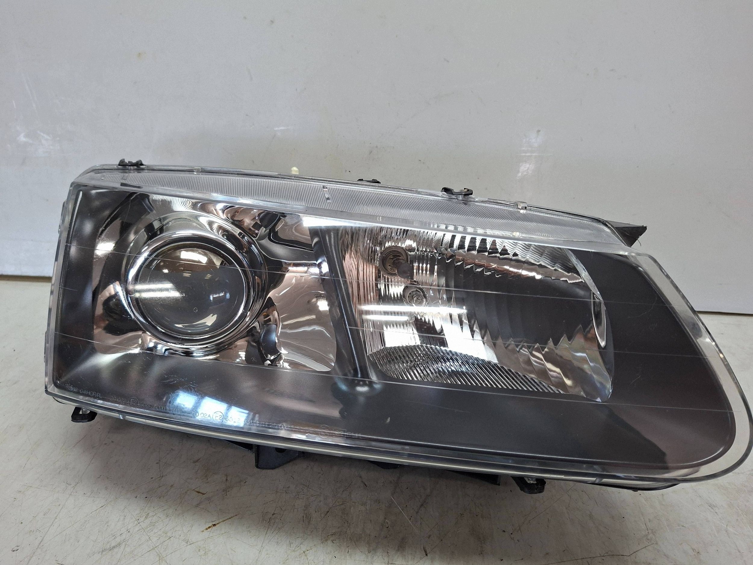 light front right XENON 89002178 RENAULT SAFRANE and