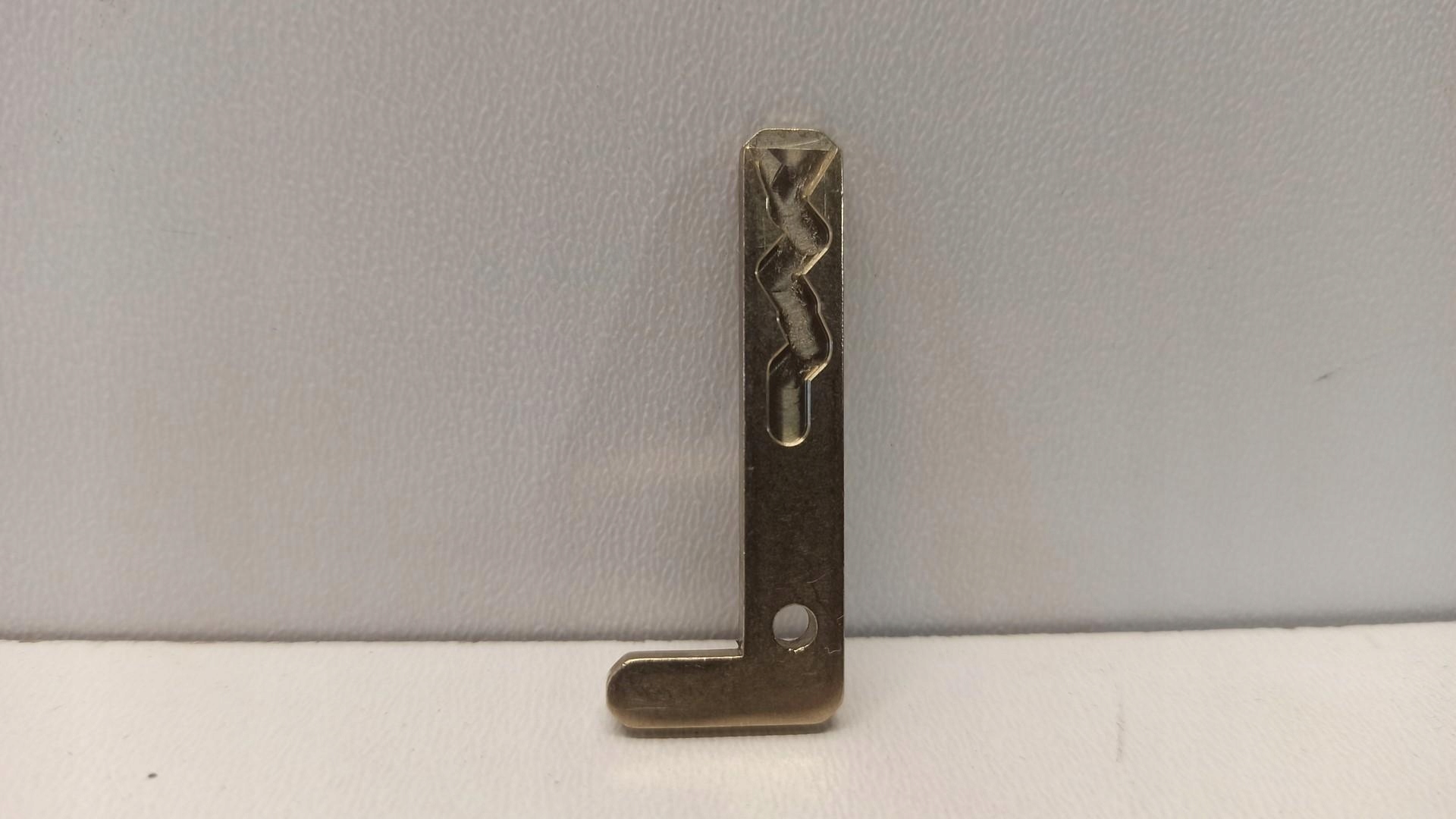 DACIA SANDERO III KLUCZYK PILOT 285C77307R Numer katalogowy części 285C77307R