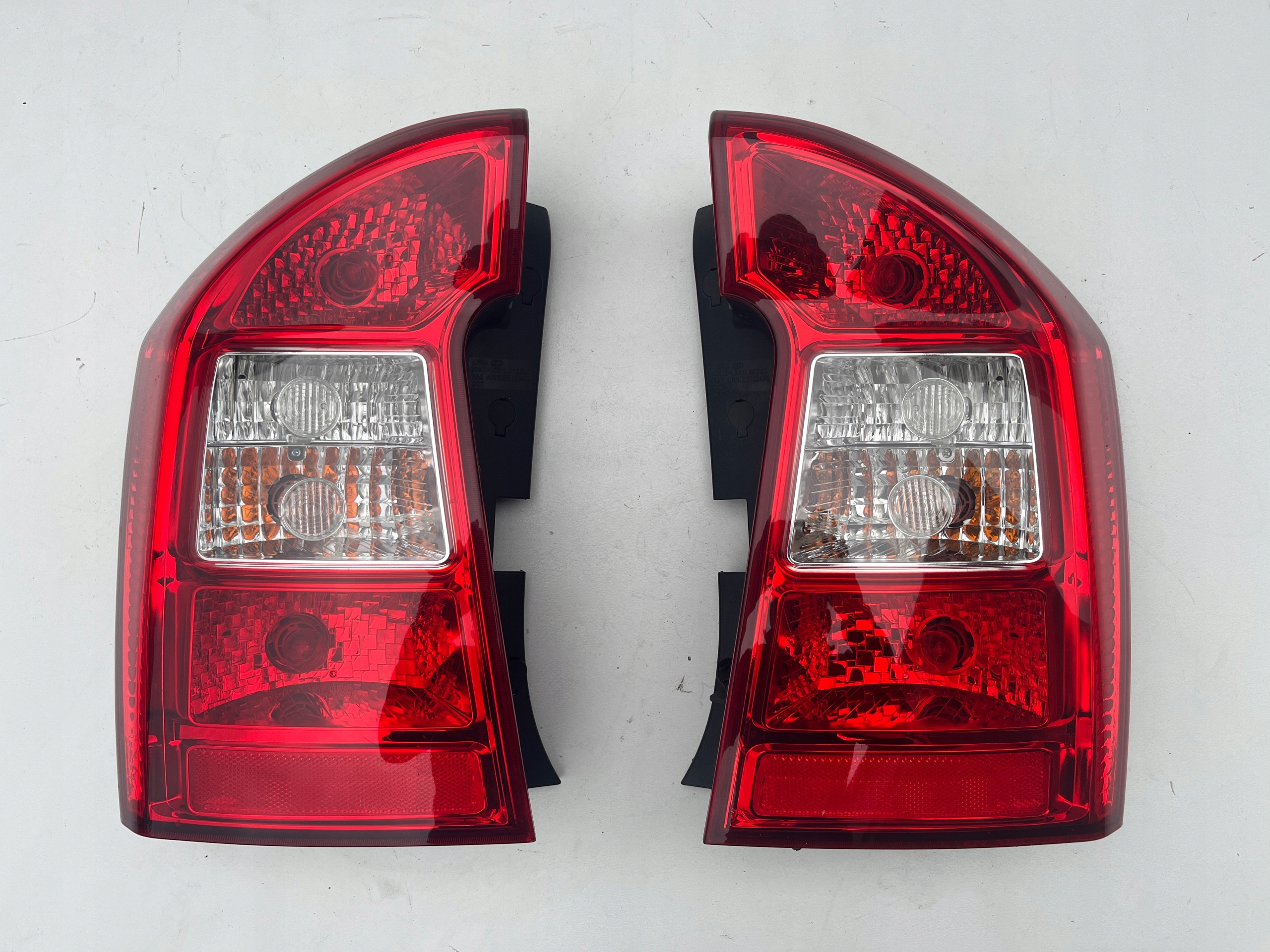 light right left rear part KIA Carens III 06-12r. OEM