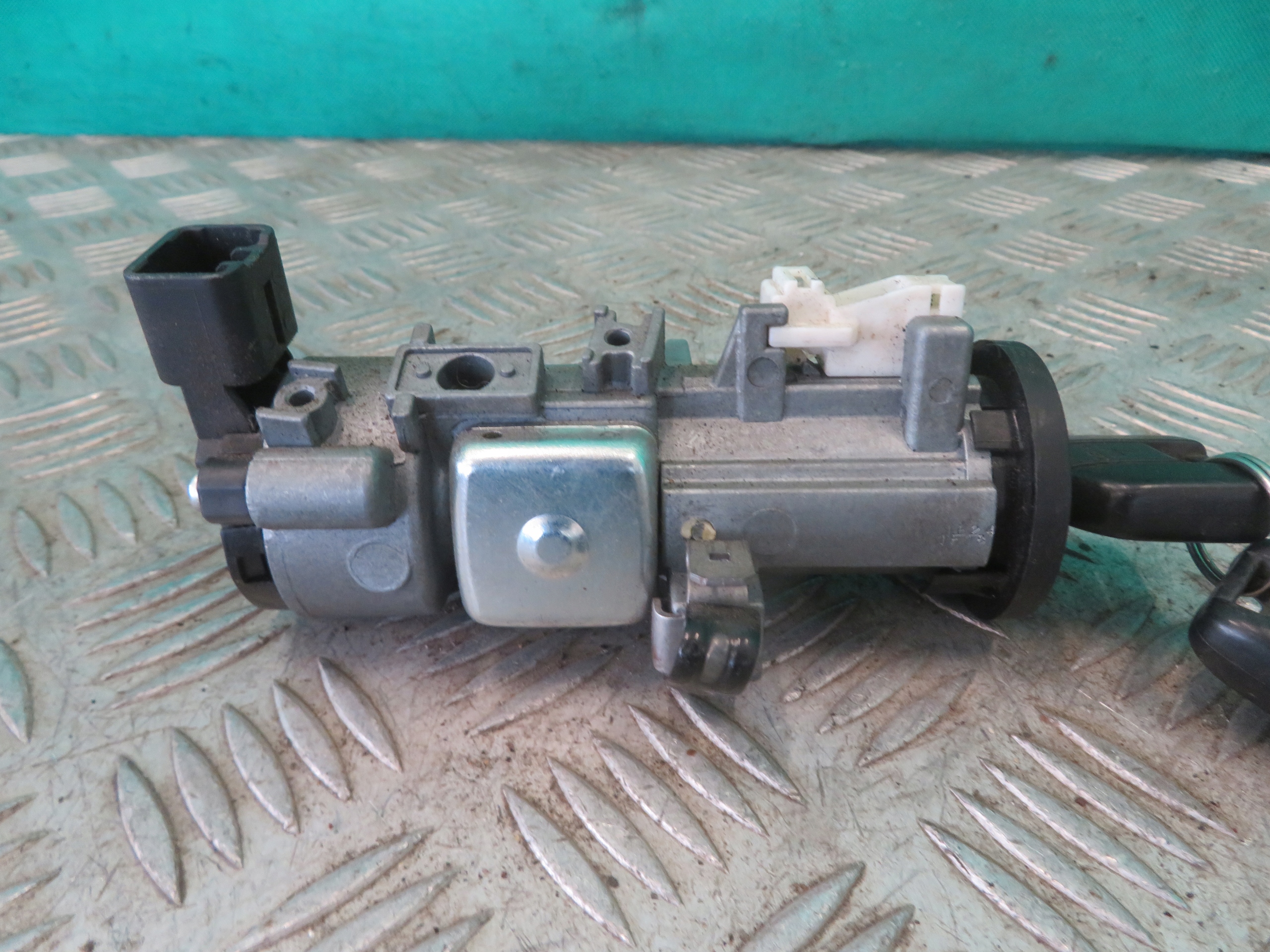 ignition key PILOT MITSUBISHI CANTER FUSO 3C13 3.0 21R
