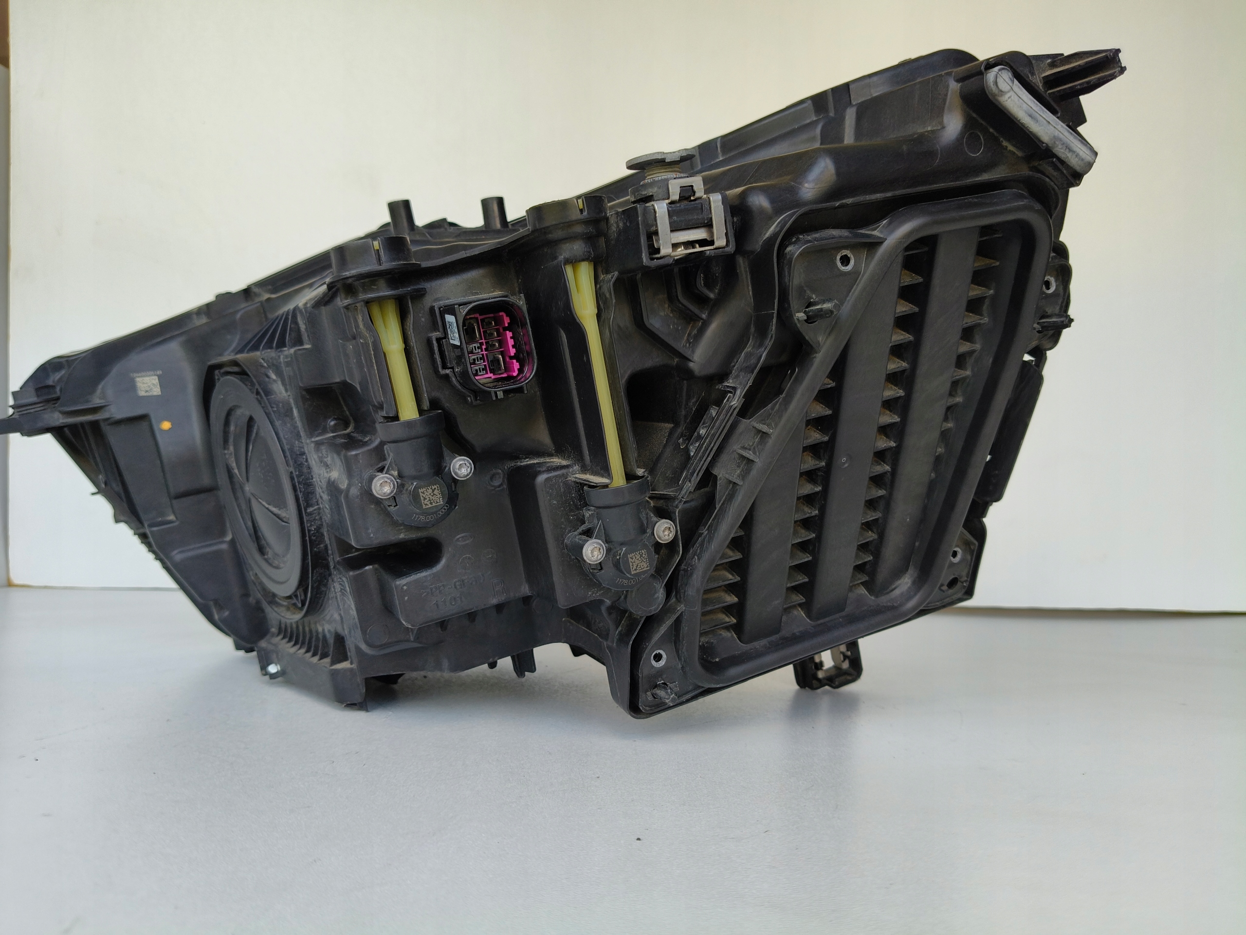 light right REFLEKTOR AUDI Q3 II 83A 18- FULL LED