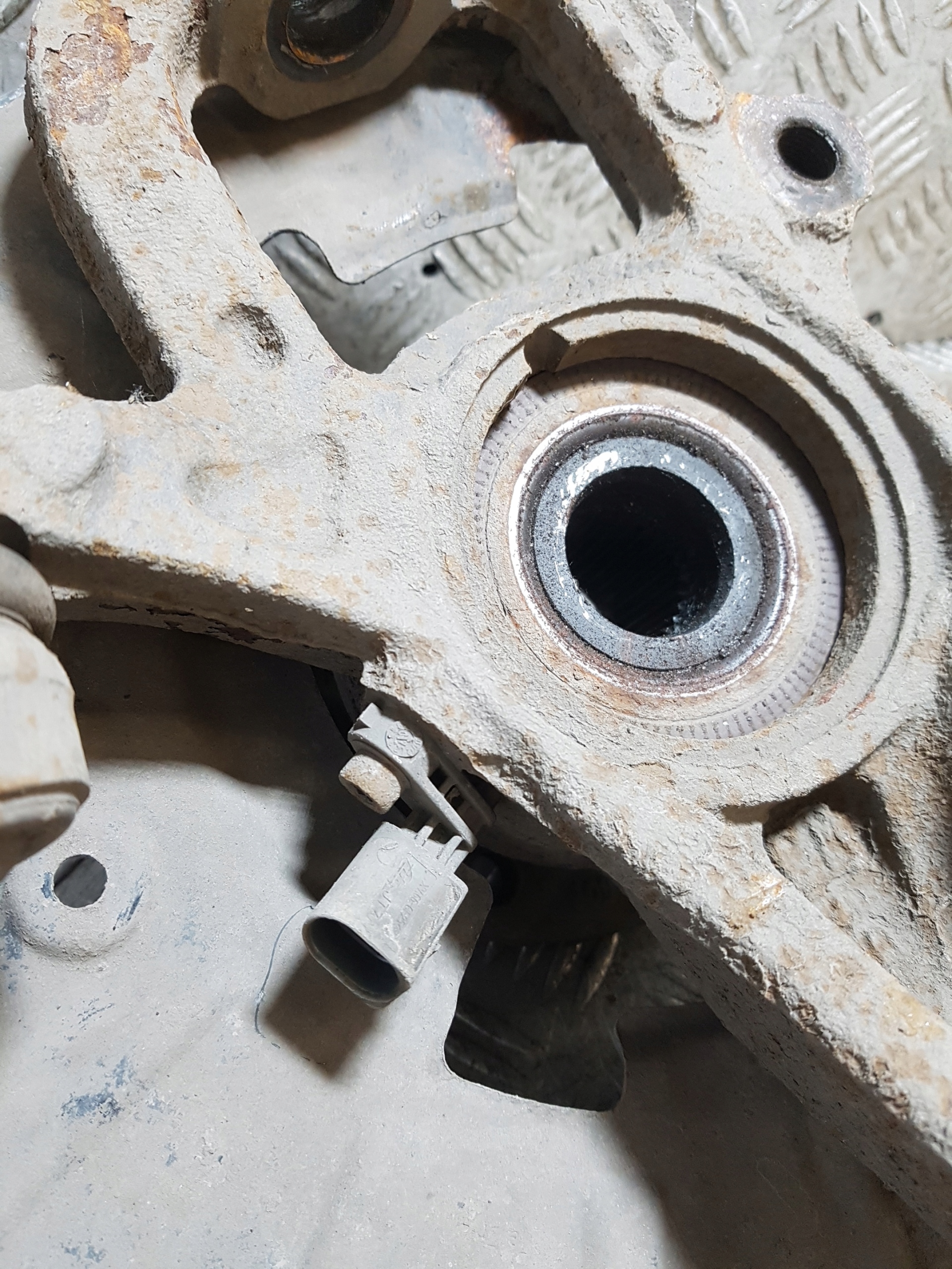 otoč čepu pravý předek AUDI Q7 7L0407258A