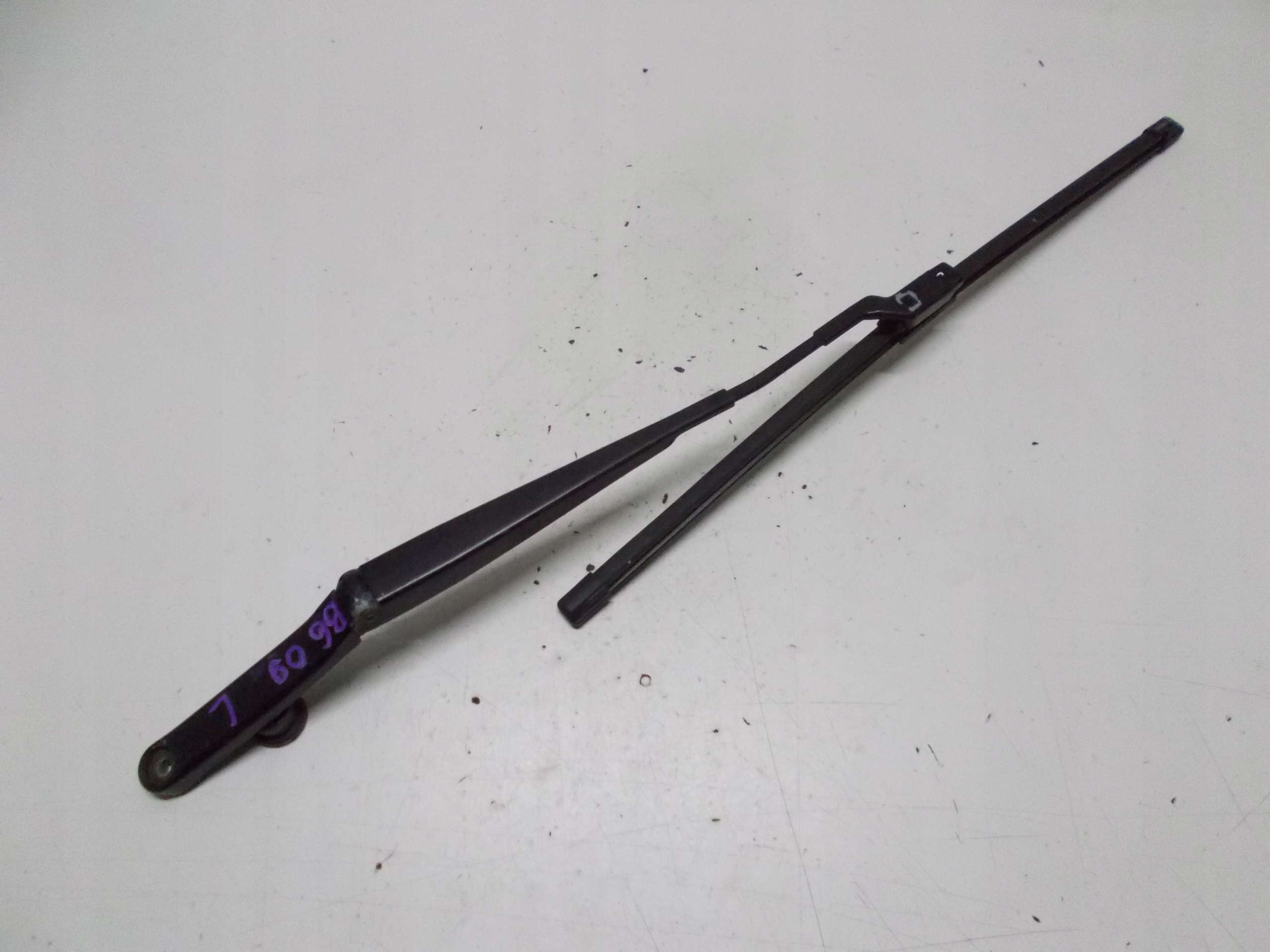 VW PASSAT B6 1.4 TSI 09R wiper arm left 3C1955409C