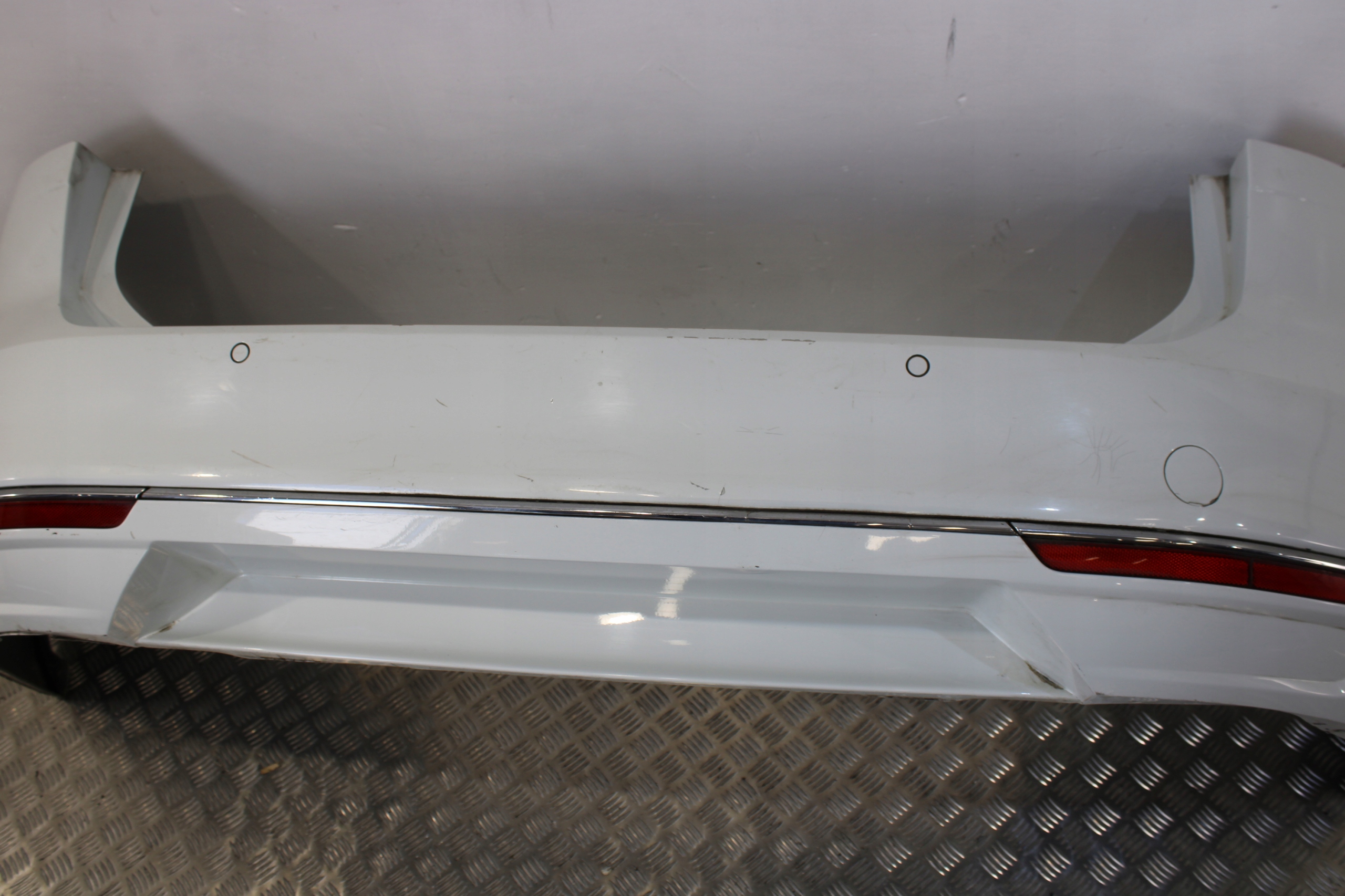 bumper rear part rear complete 4 X PDC VW PASSAT B8 3G0 3G9 KOMBI