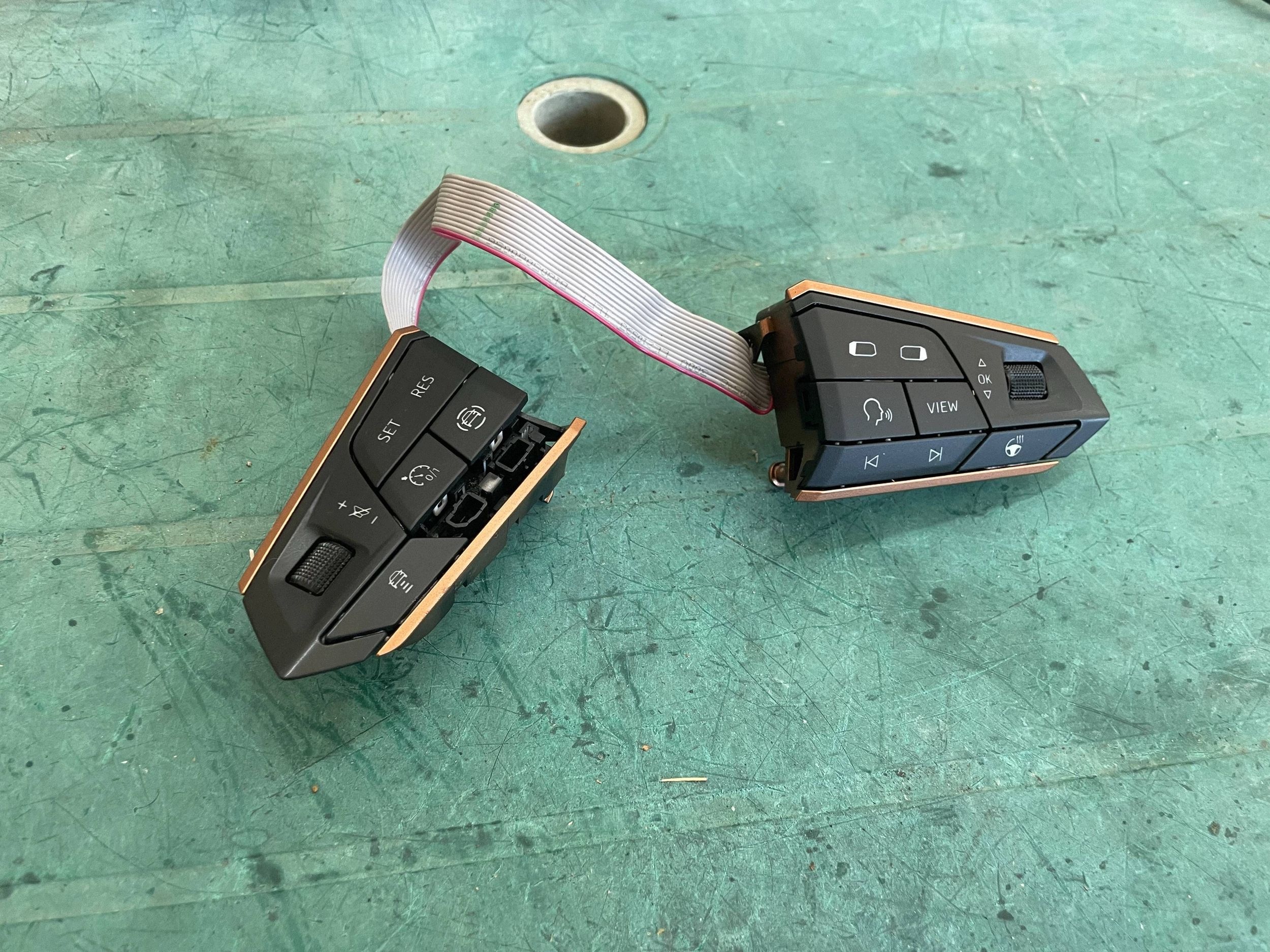 PRZYCISKI MULTIFUNKCJA Volant CUPRA LEON IV 5FA919719H @M