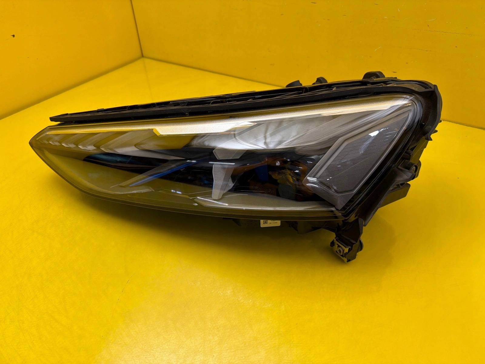 light left Audi E-Tron GT RS 4J3 Laser 4J3941085