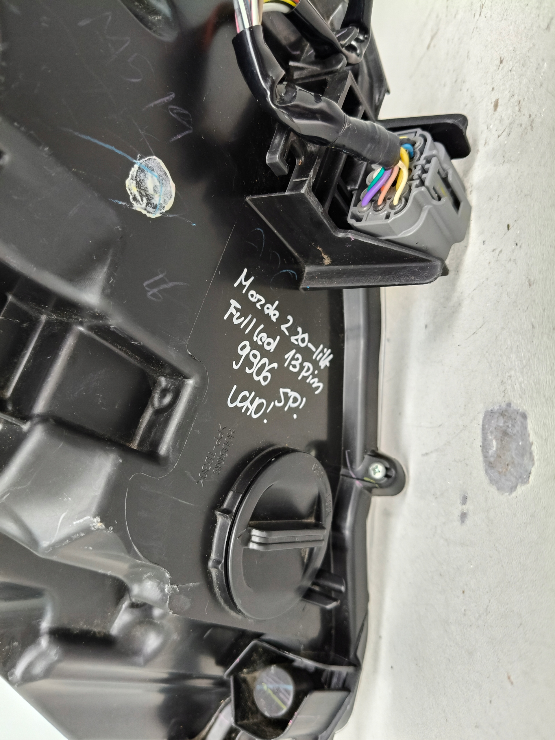 light right REFLEKTOR MAZDA 2 20- LIFT FULL LED 13 PIN