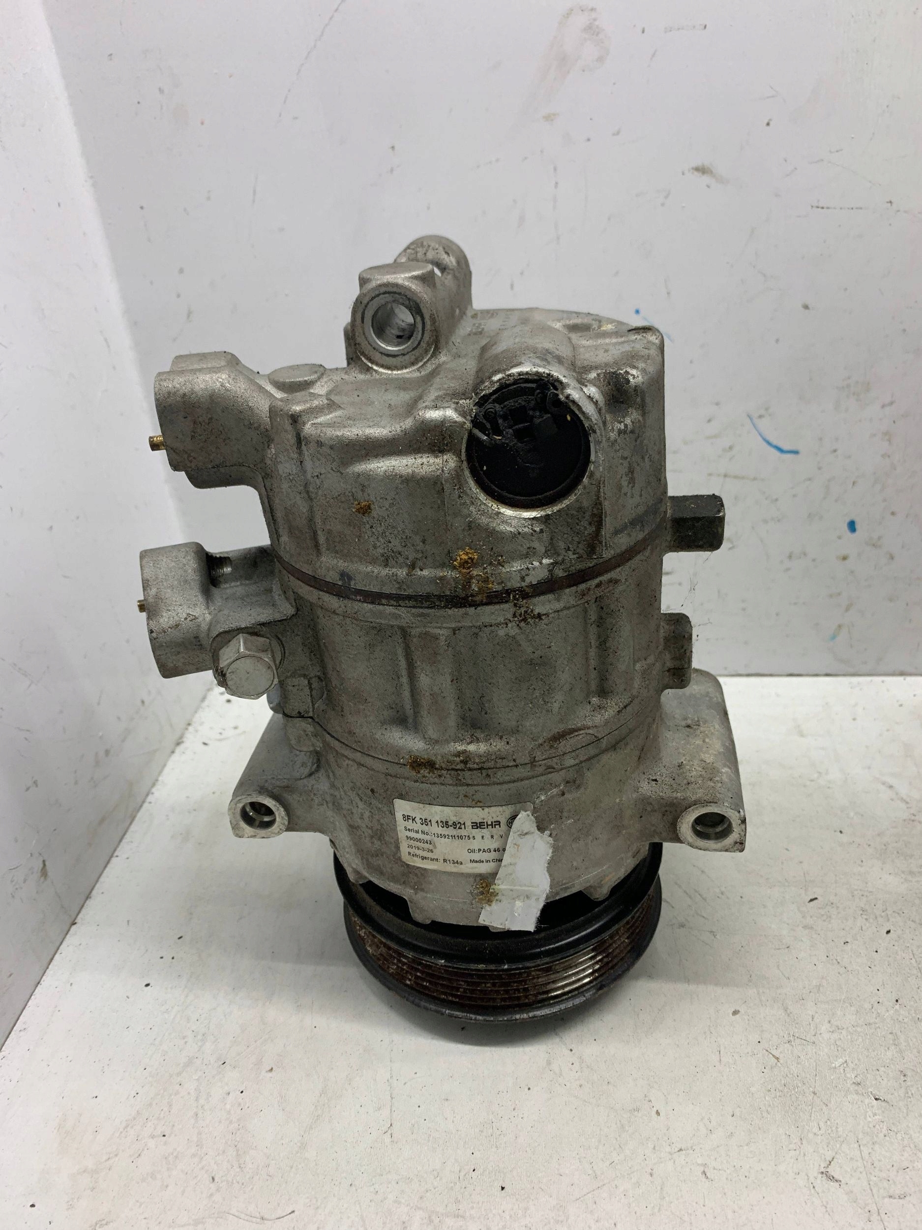 kompresor klimatizaci 8FK351135-921 VW AUDI