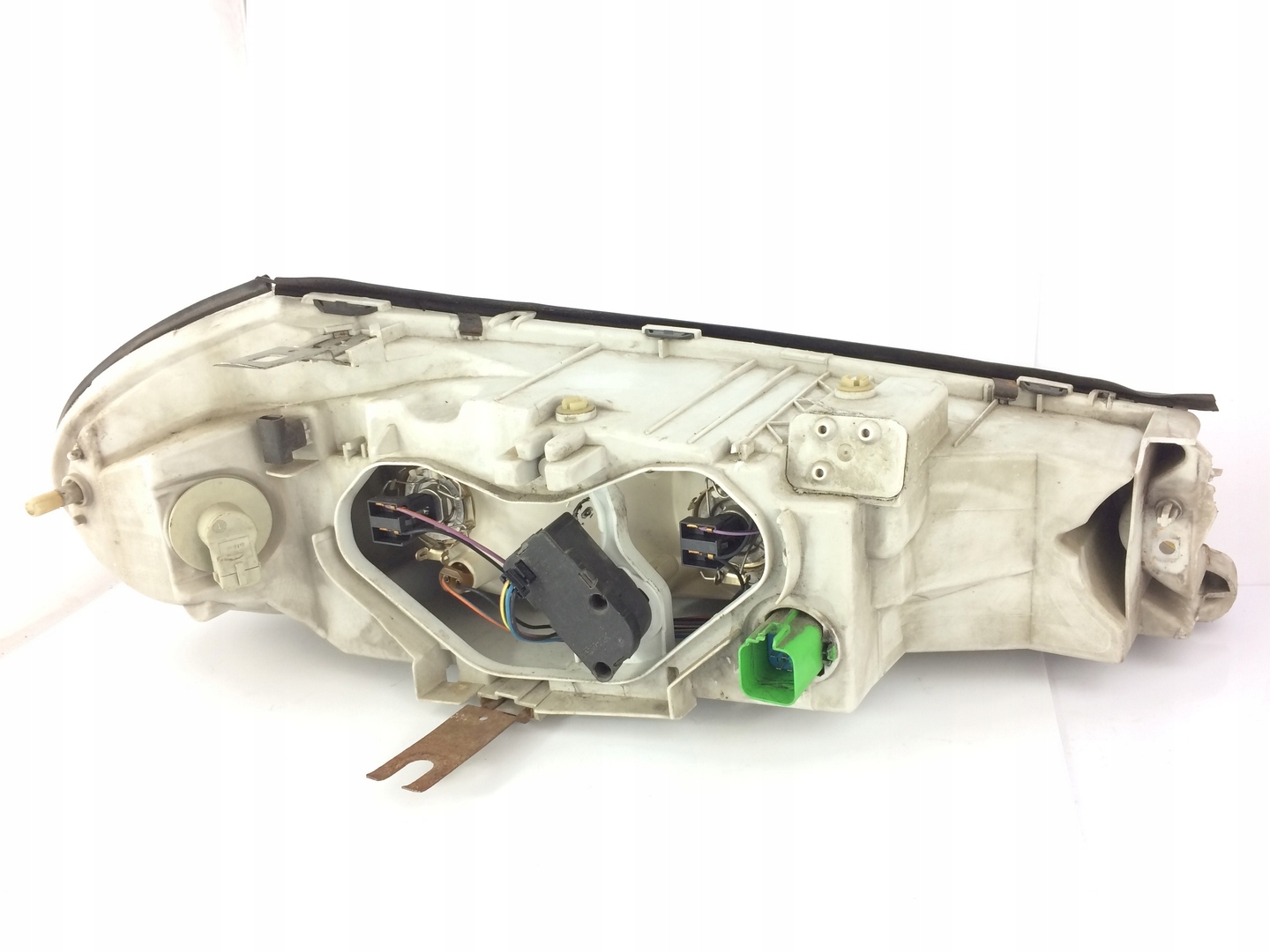 REFLEKTOR light front FORD MONDEO II left 1305235322 FORD